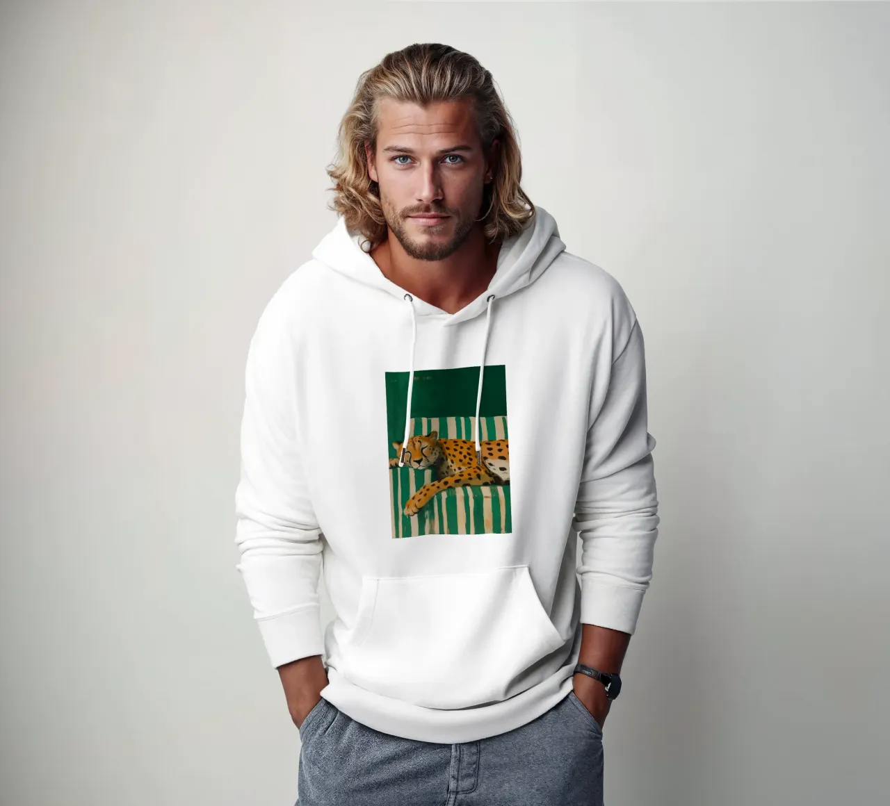 Lazy Cheetah on a Striped Couch felpa con cappuccio da Attaboy Dsgn