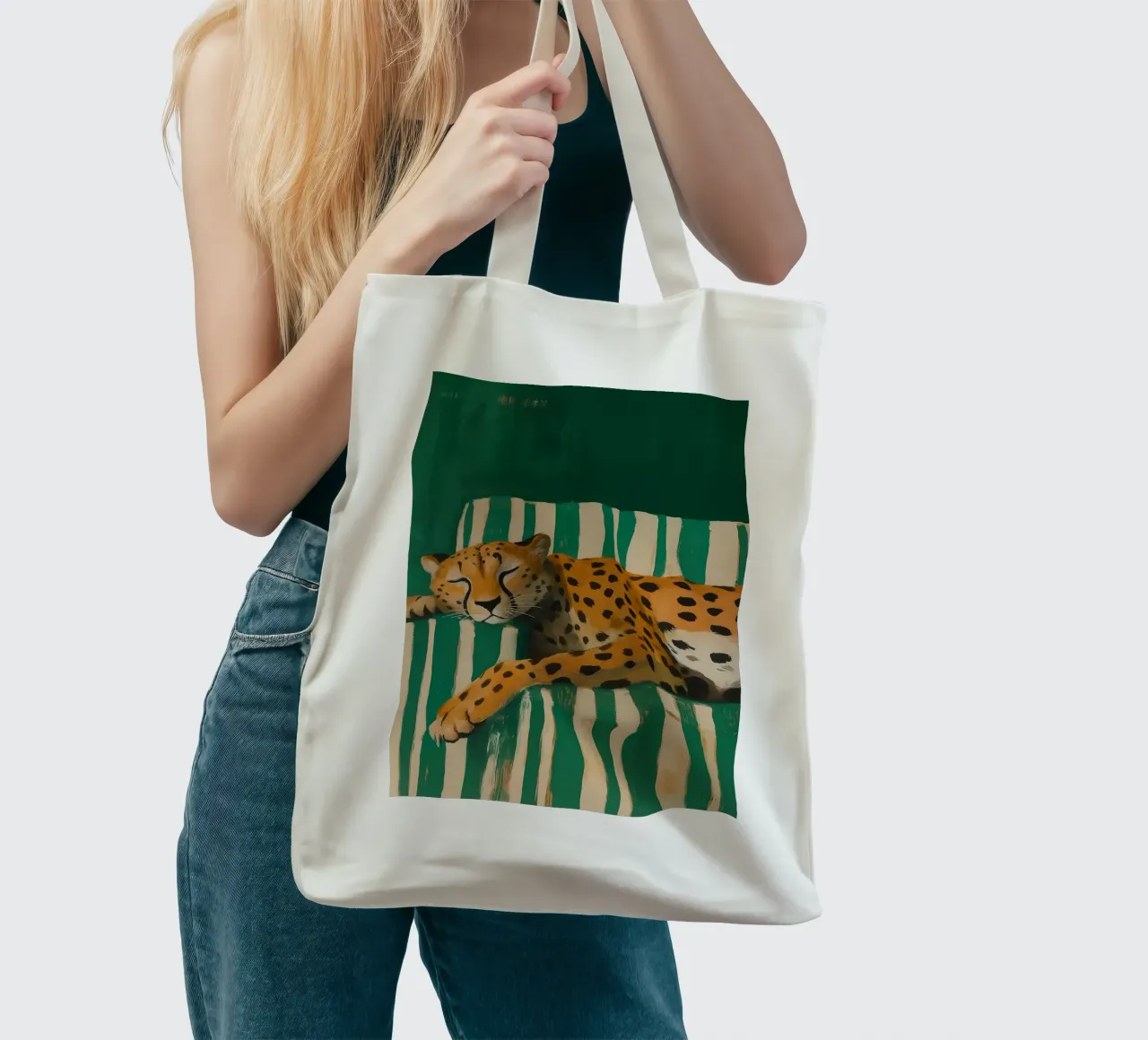 Lazy Cheetah on a Striped Couch borsa in juta da Attaboy Dsgn