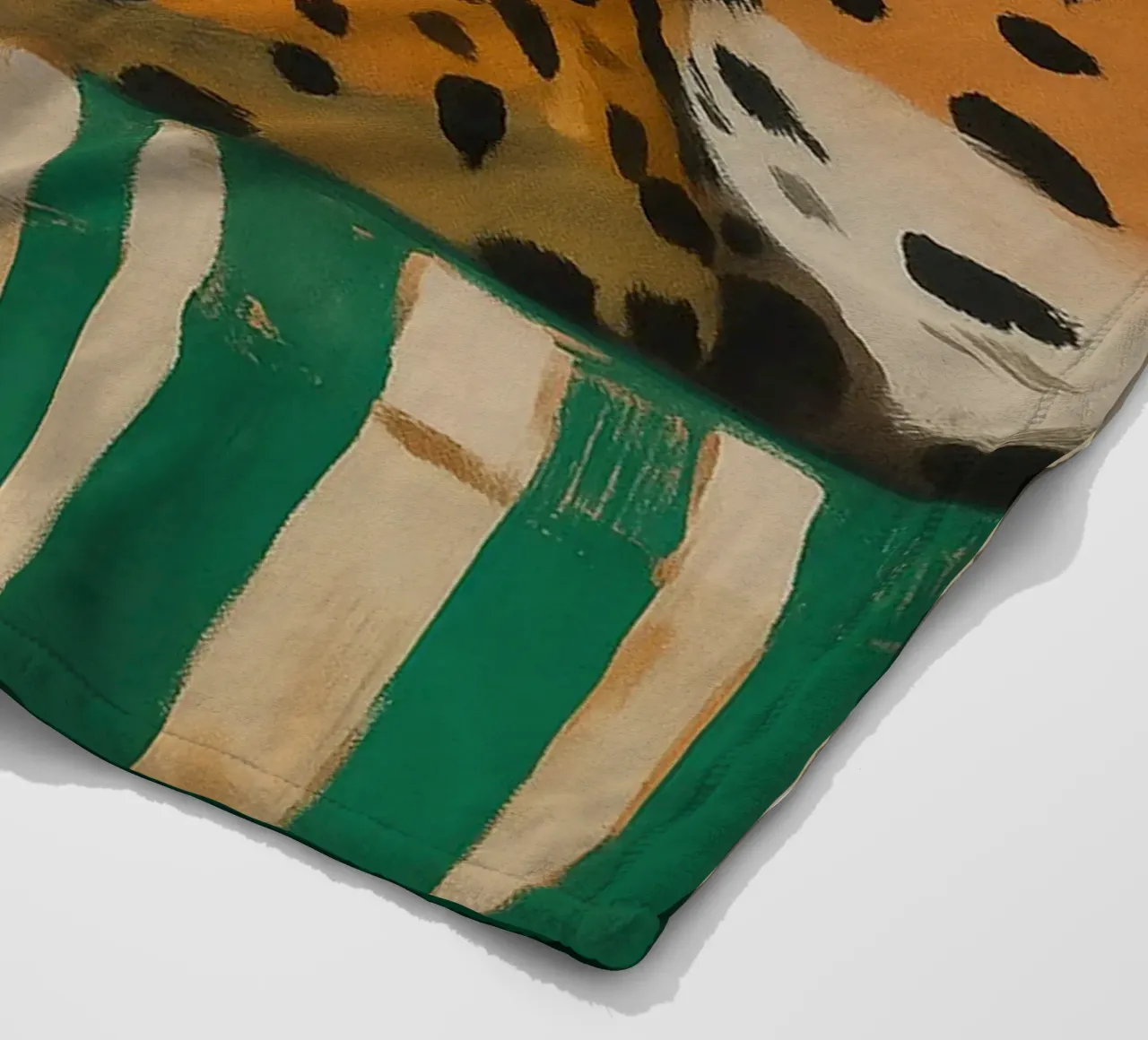 Lazy Cheetah on a Striped Couch coperta in pile da Attaboy Dsgn