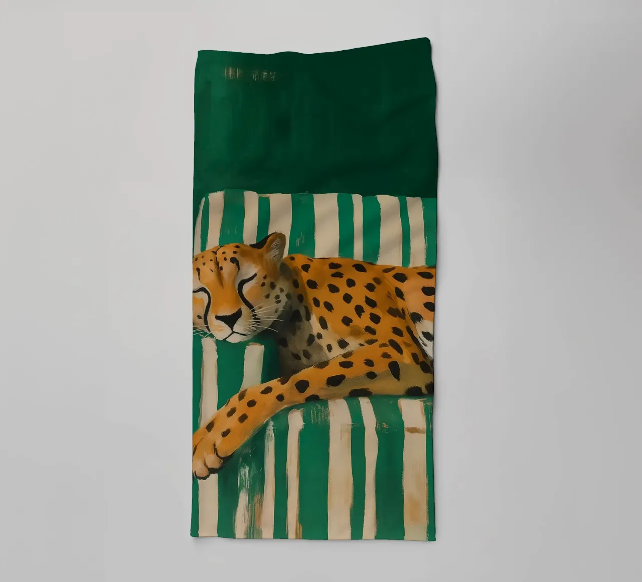 Lazy Cheetah on a Striped Couch asciugamano da bagno da Attaboy Dsgn