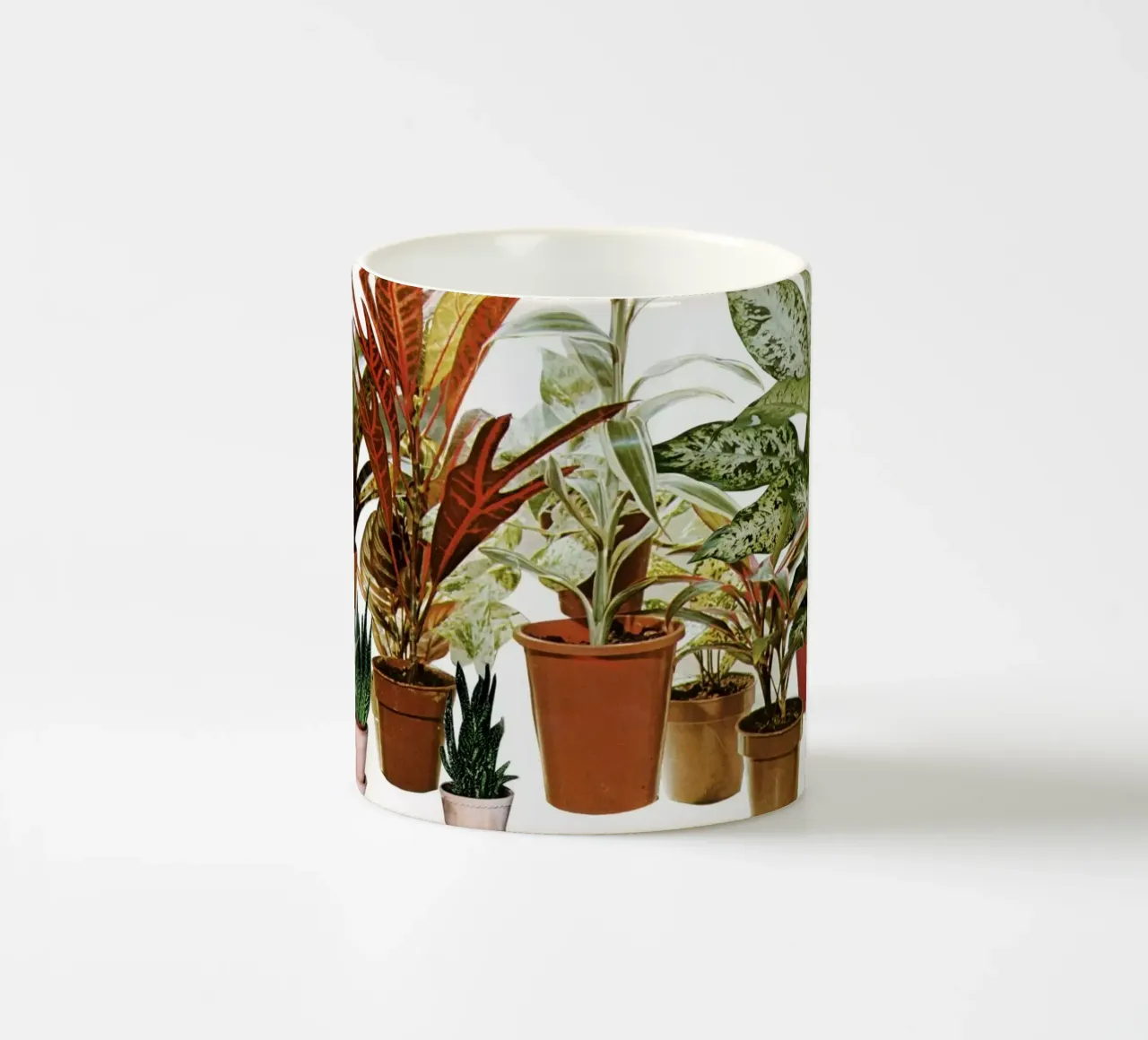 C'è una giungla là fuori tazza in ceramica da Cassia Beck Collage
