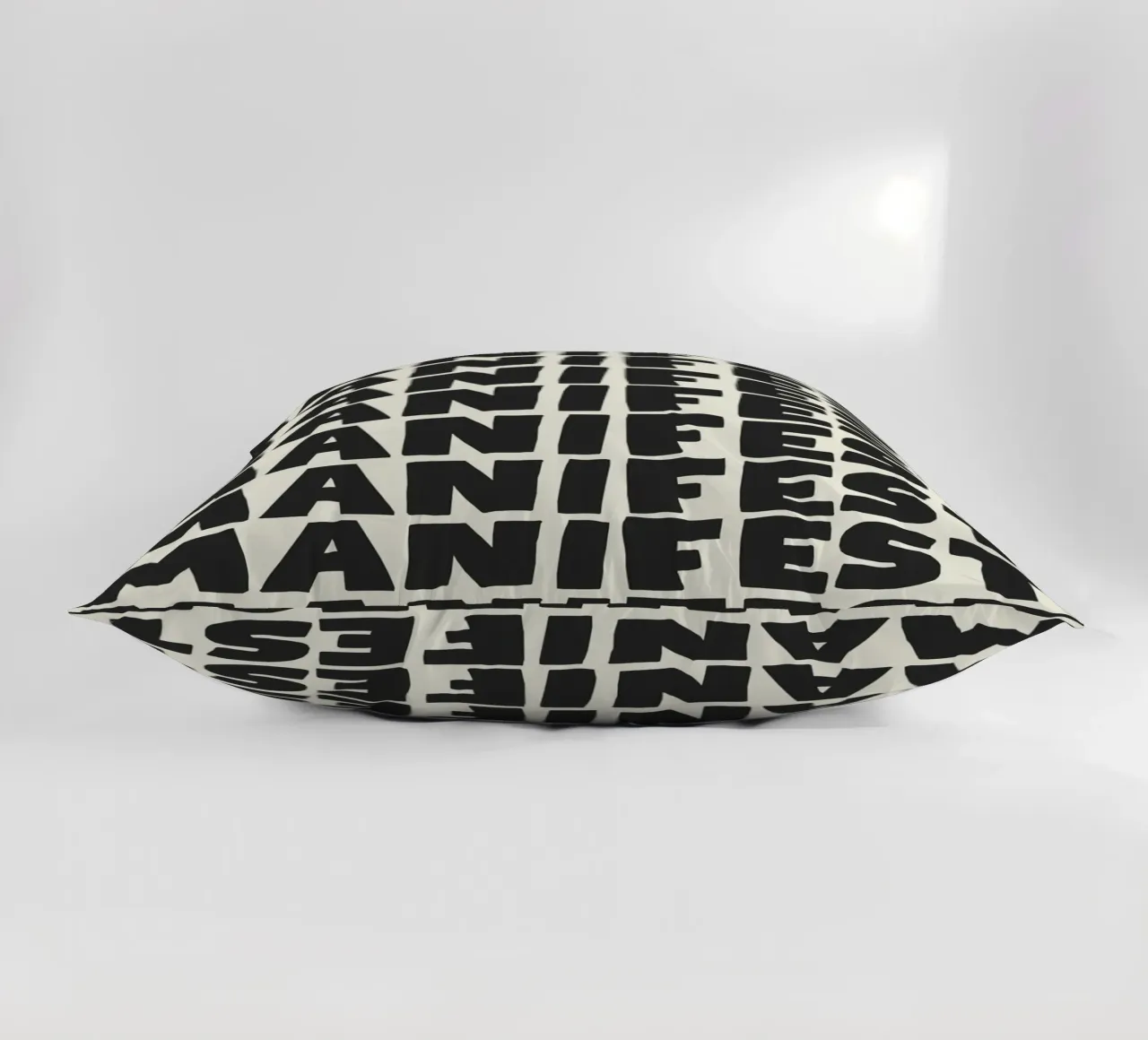 Manifest – Power in Stillness cuscino da Attaboy Dsgn