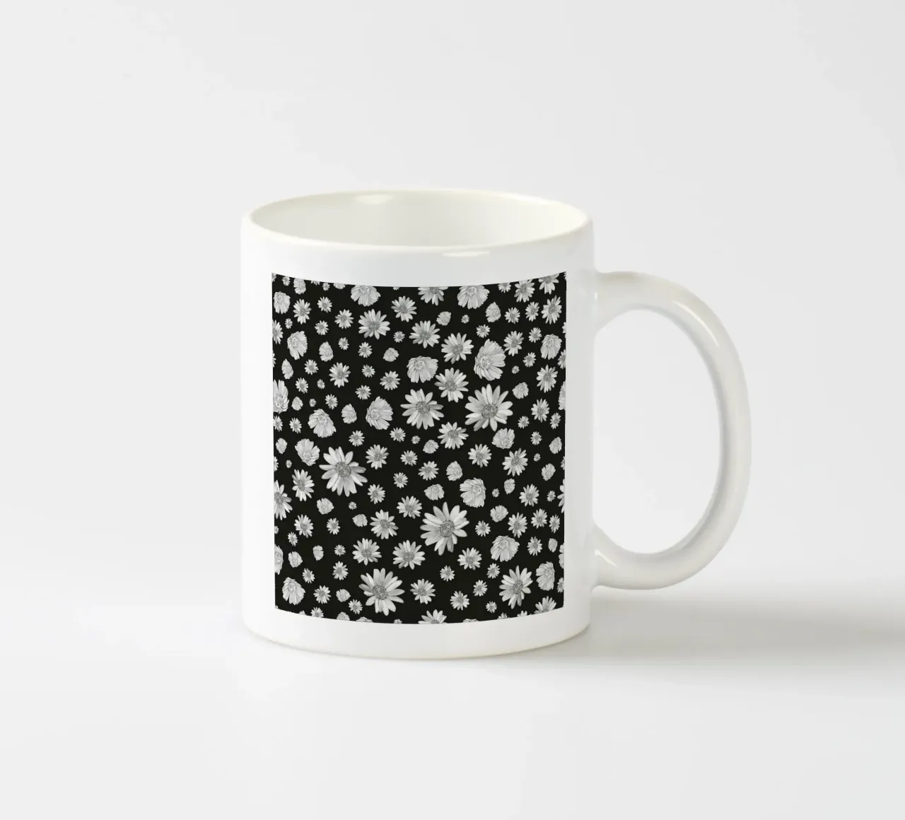 Modello di margherita semplice in bianco e nero tazza in ceramica da gulsengunel