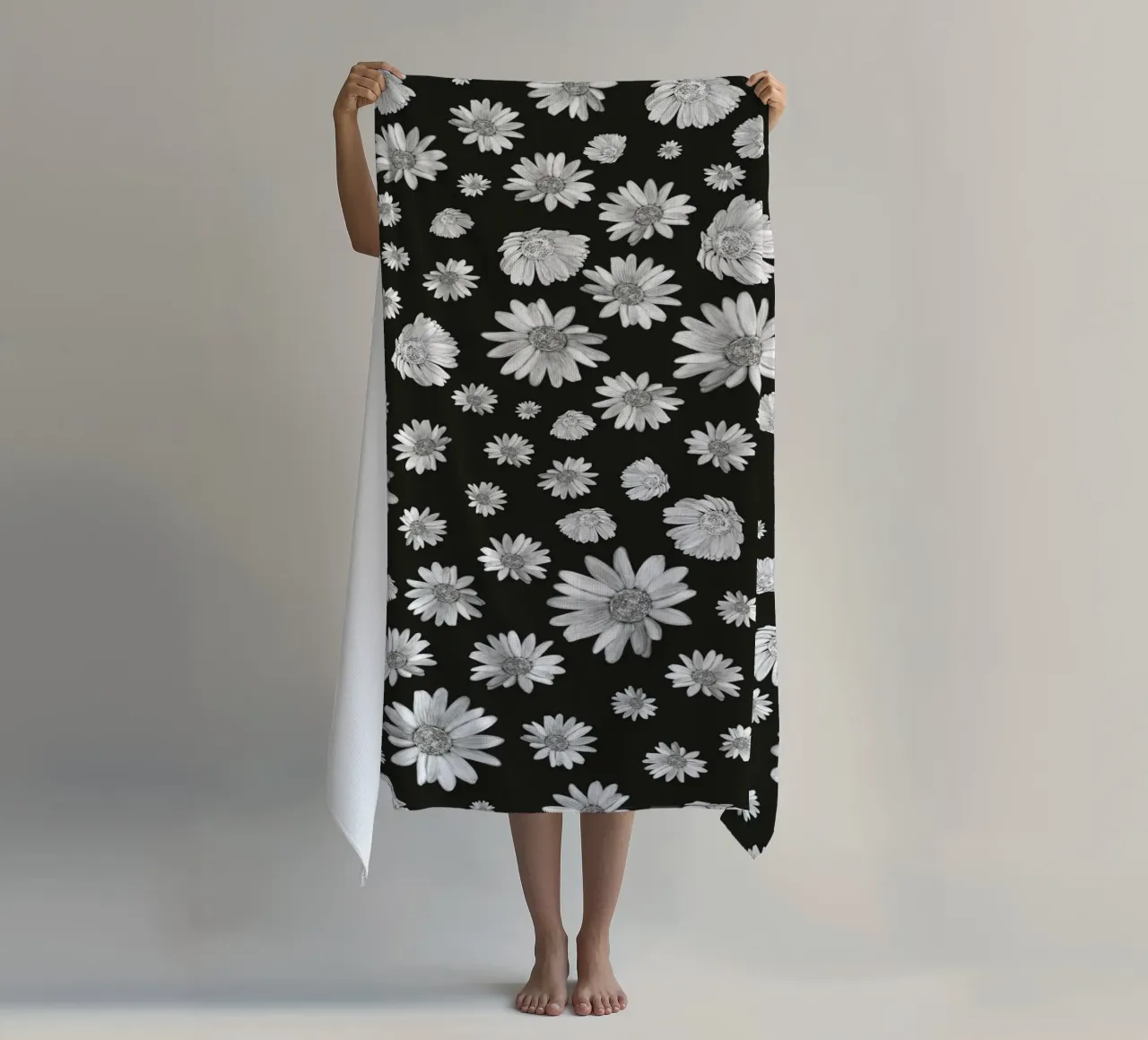 Modello di margherita semplice in bianco e nero telo mare da gulsengunel