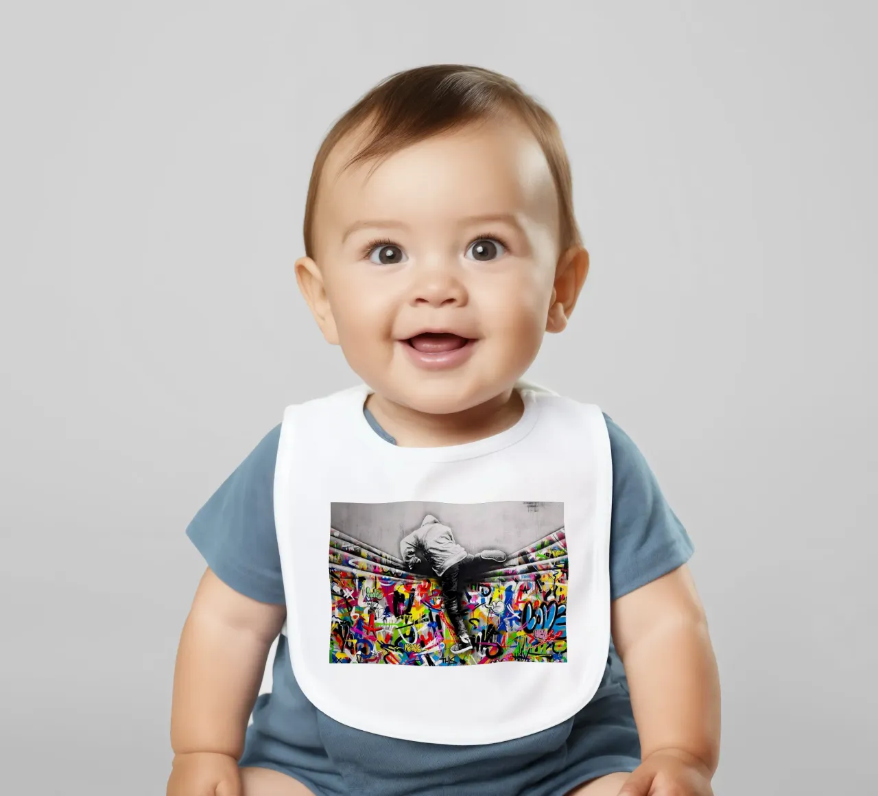 The Graffiti Art baby bib by Martin studio
