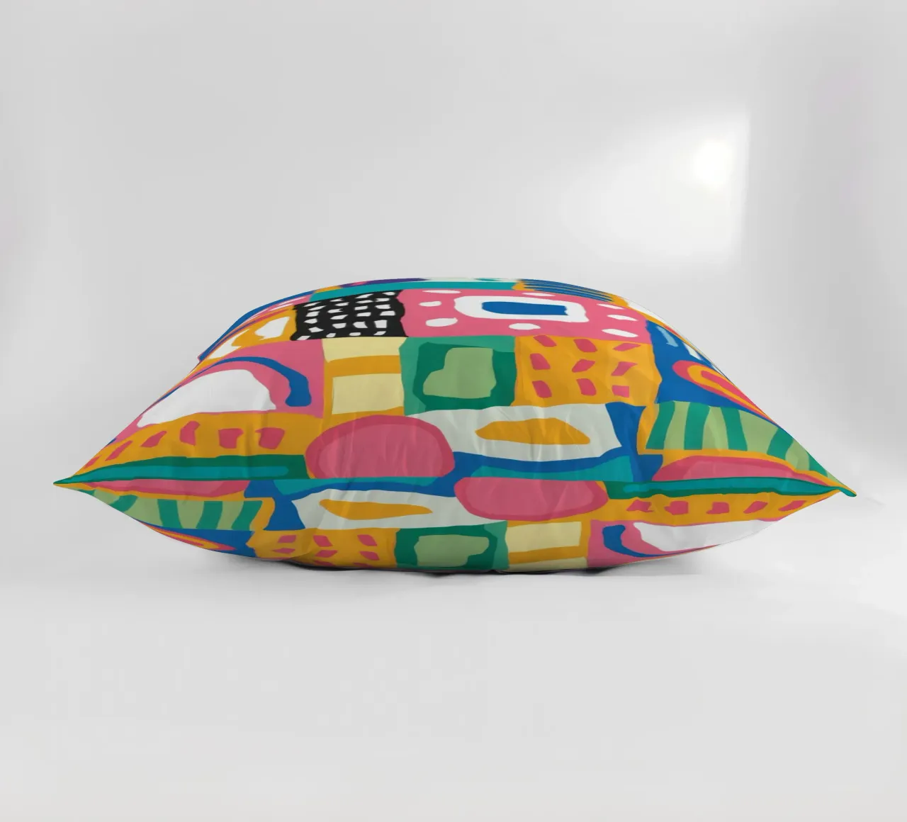 Patchwork tessile vibrante cuscino da Reds Jays