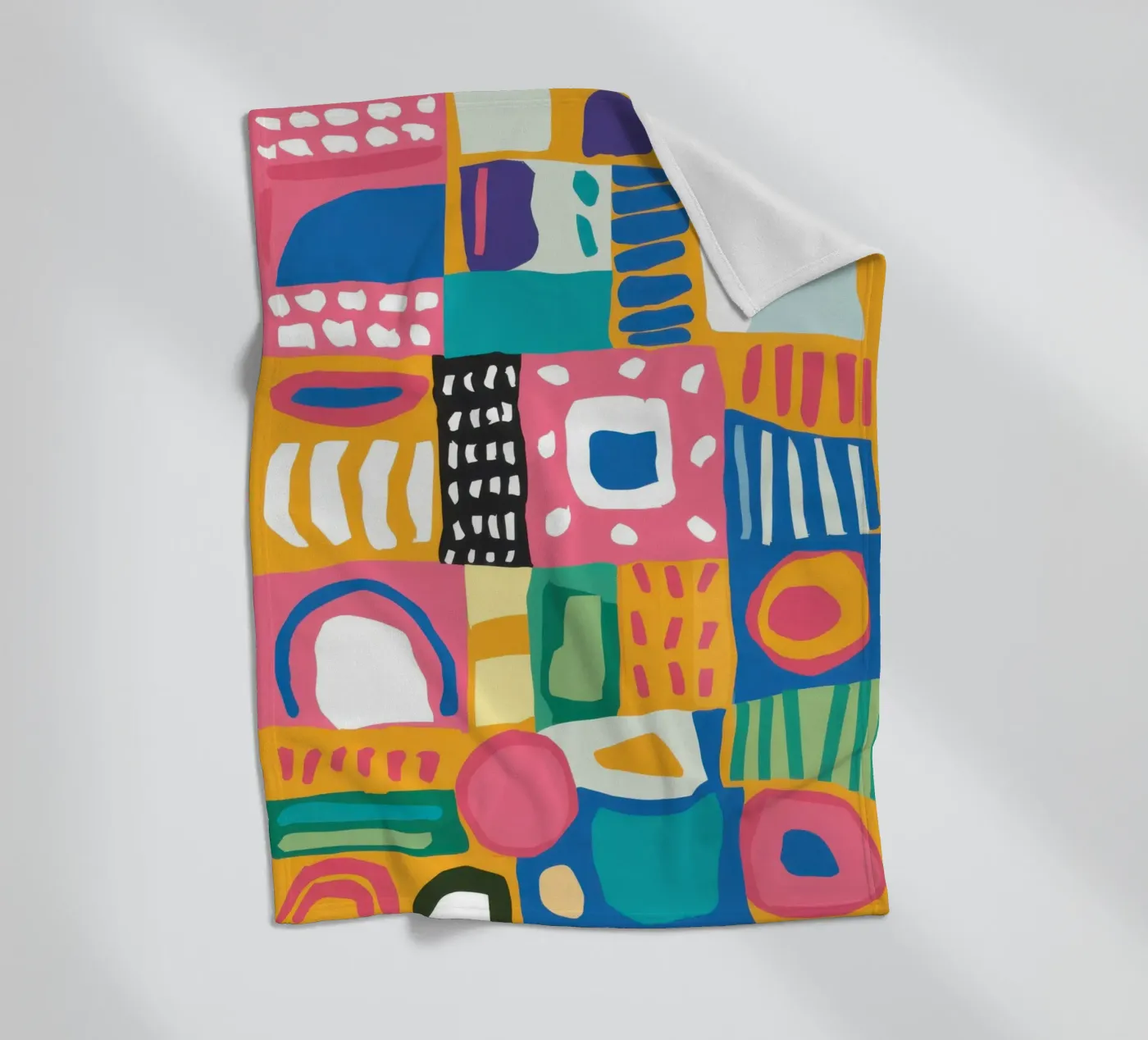 Vibrant Textile Patchwork Fleecedecke von Reds Jays