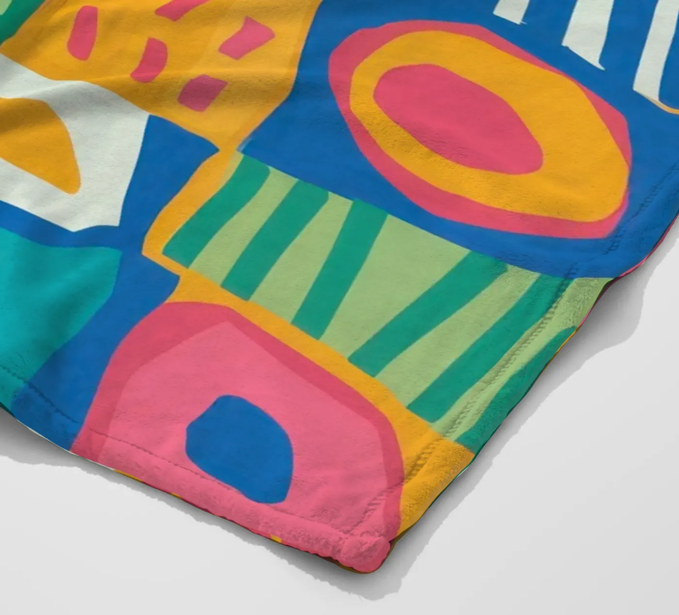 Vibrant Textile Patchwork Fleecedecke von Reds Jays