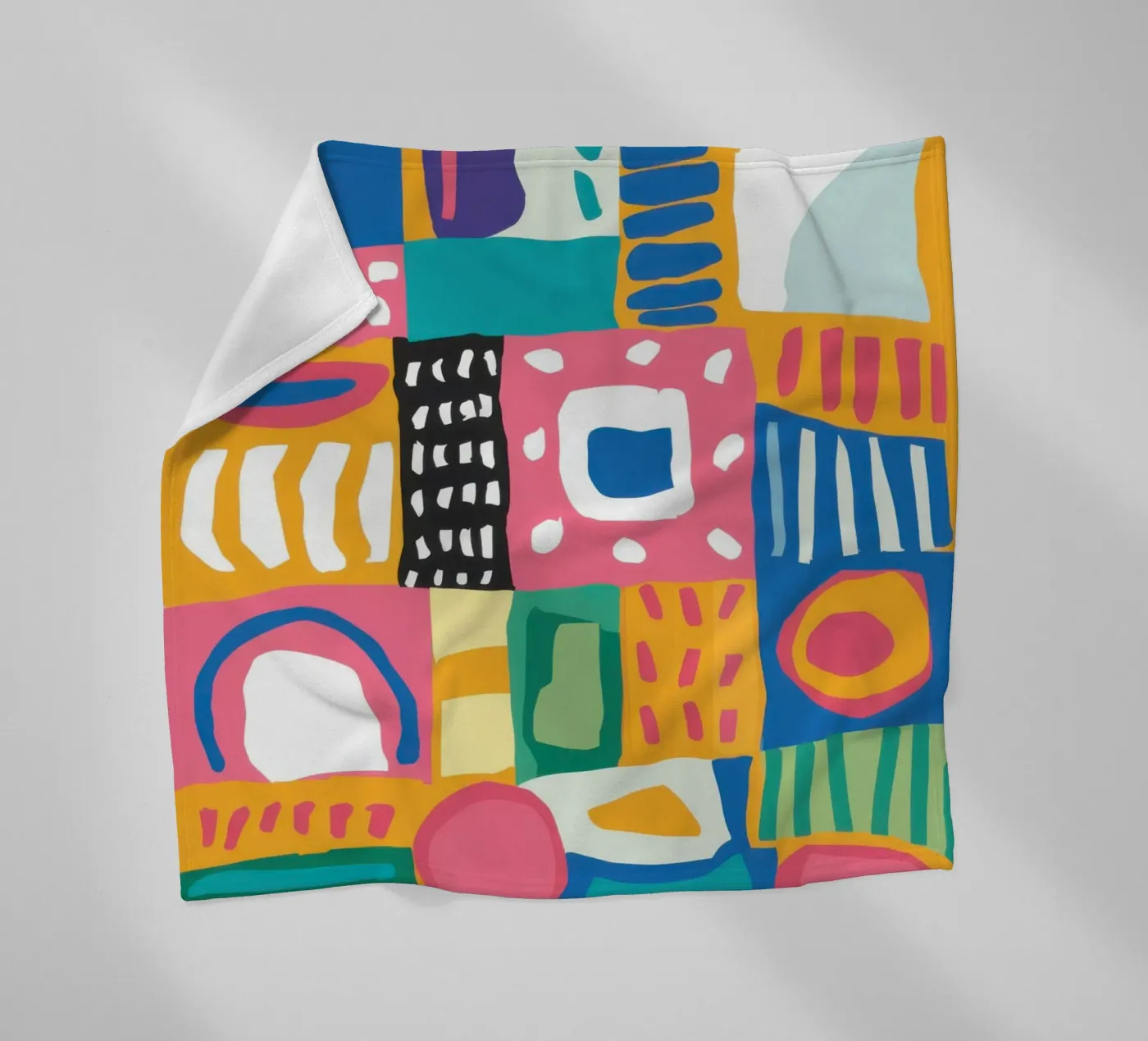 Vibrant Textile Patchwork Fleecedecke von Reds Jays