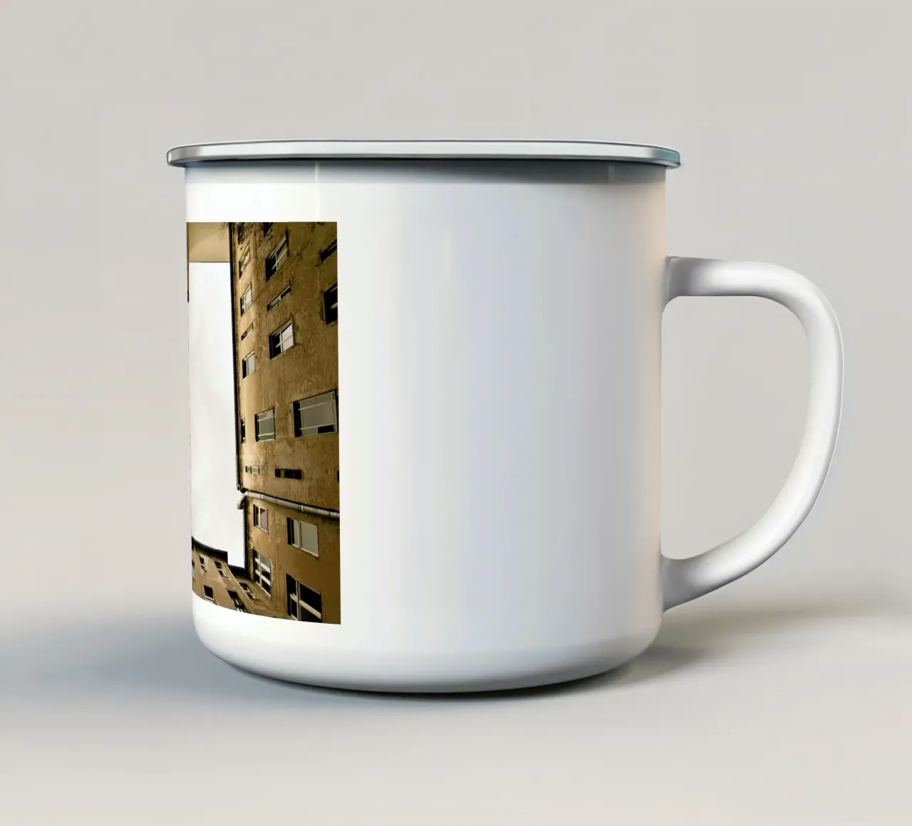 Hinterhof 12 tazza in smalto da Marc Gruninger