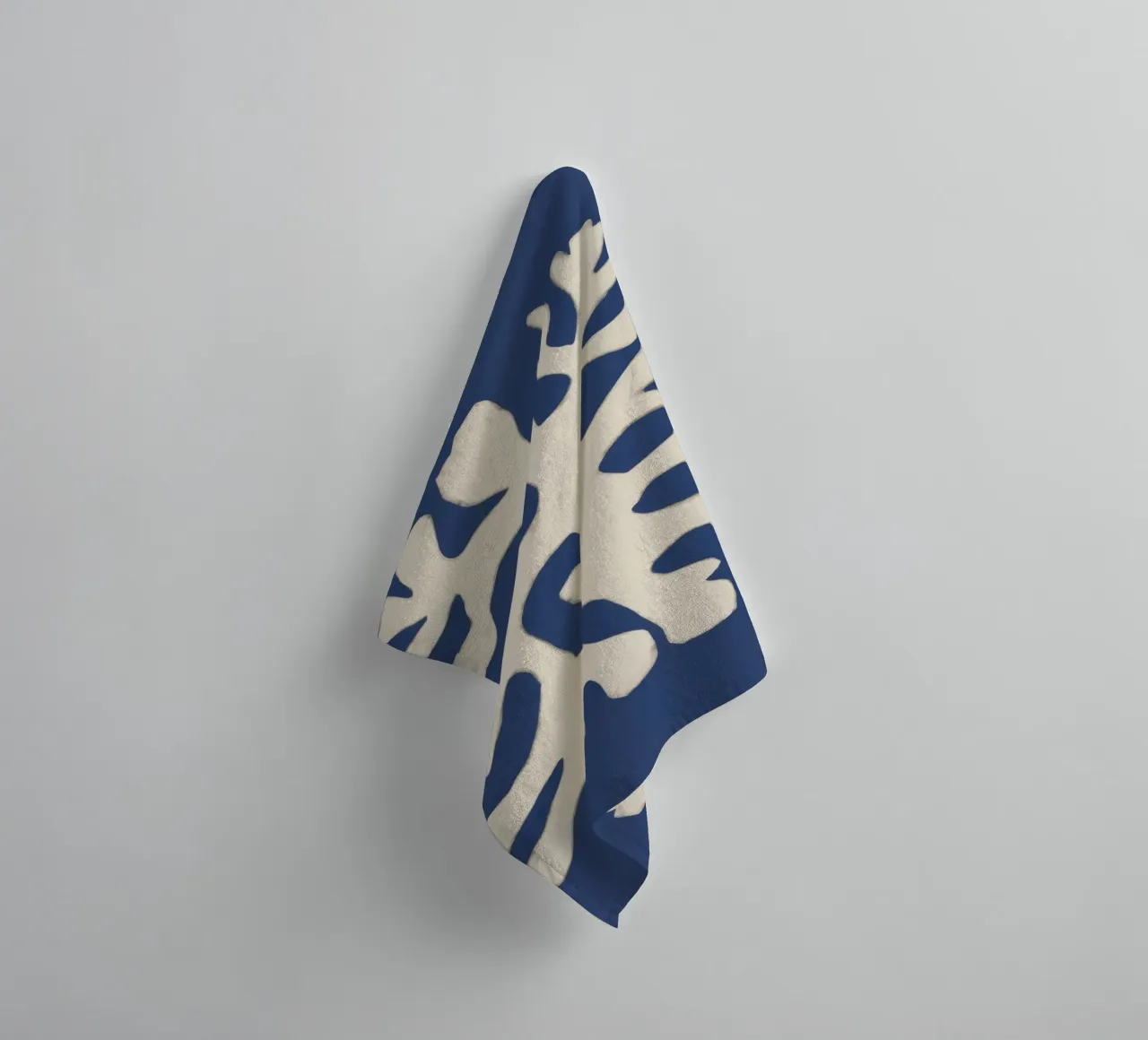 Danza delle alghe blu asciugamano da bagno da Mythy Brush
