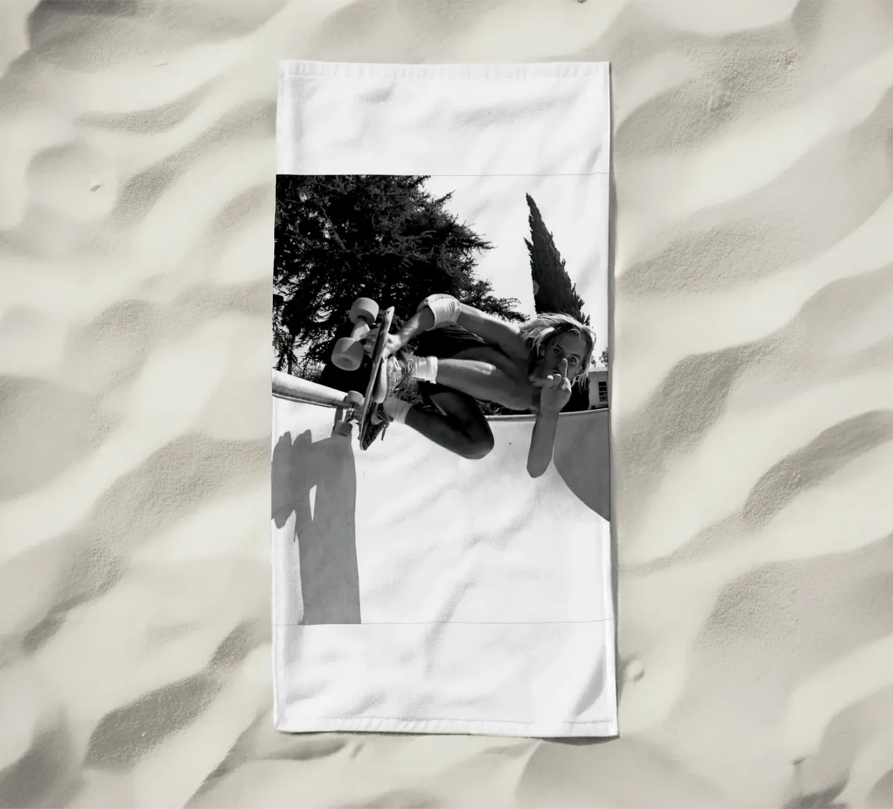 Lo skateboard F You telo mare da Black And White