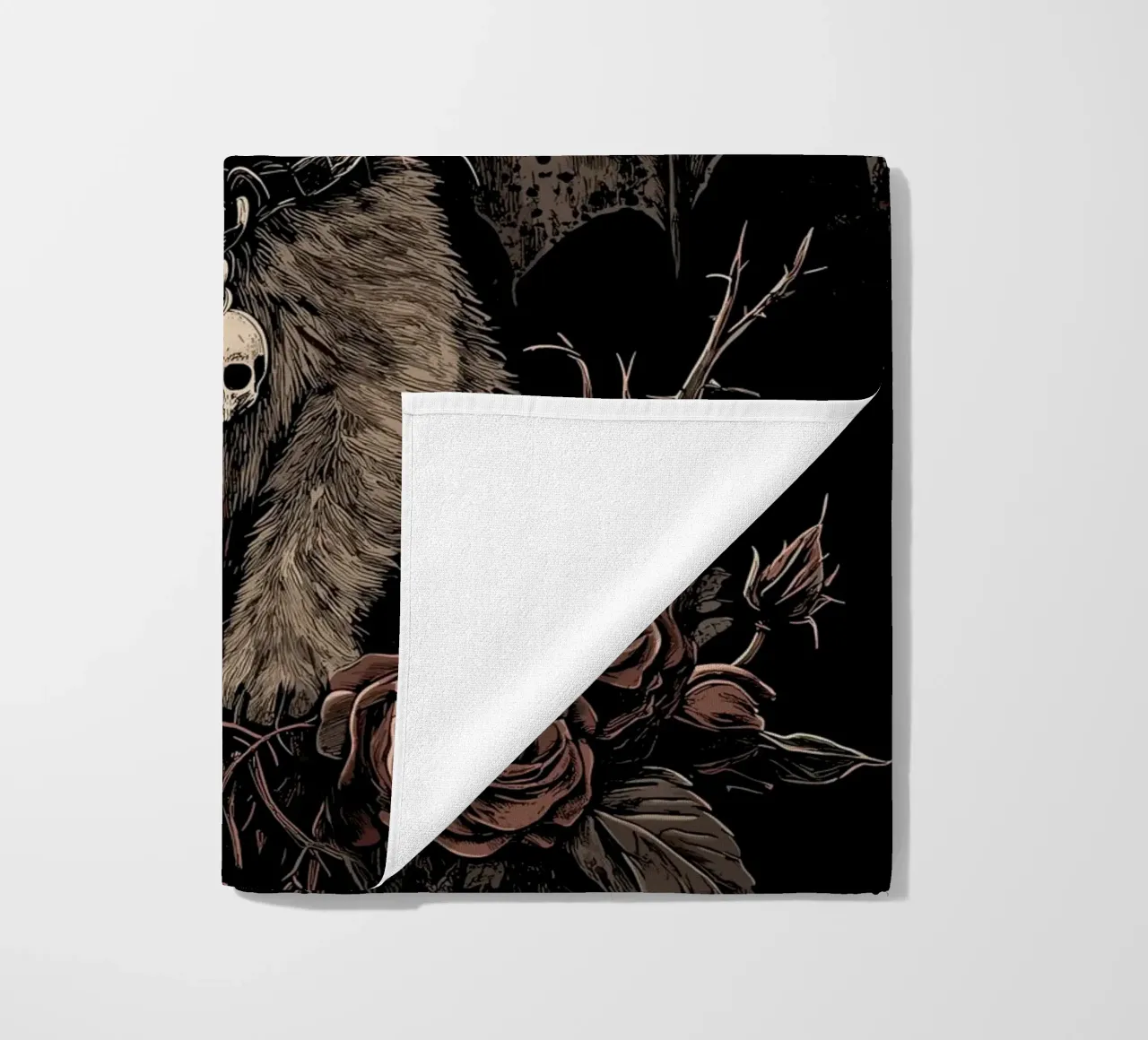 Gattino gotico con ali e rose telo mare da pixelbull - medieval art and more