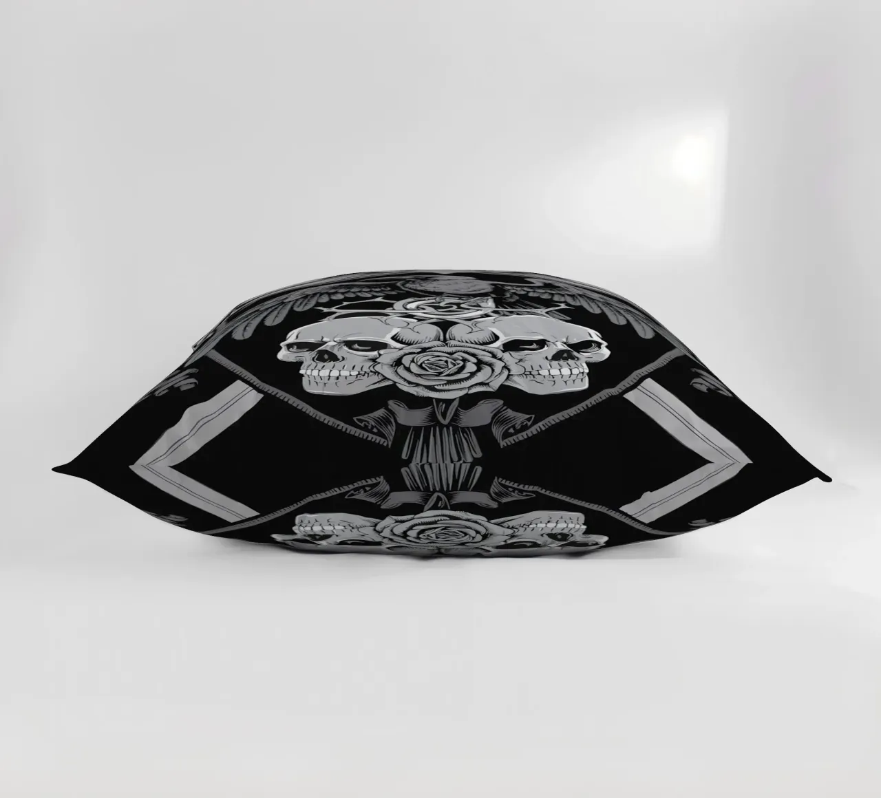Stemma con corvo e teschi cuscino da pixelbull - medieval art and more