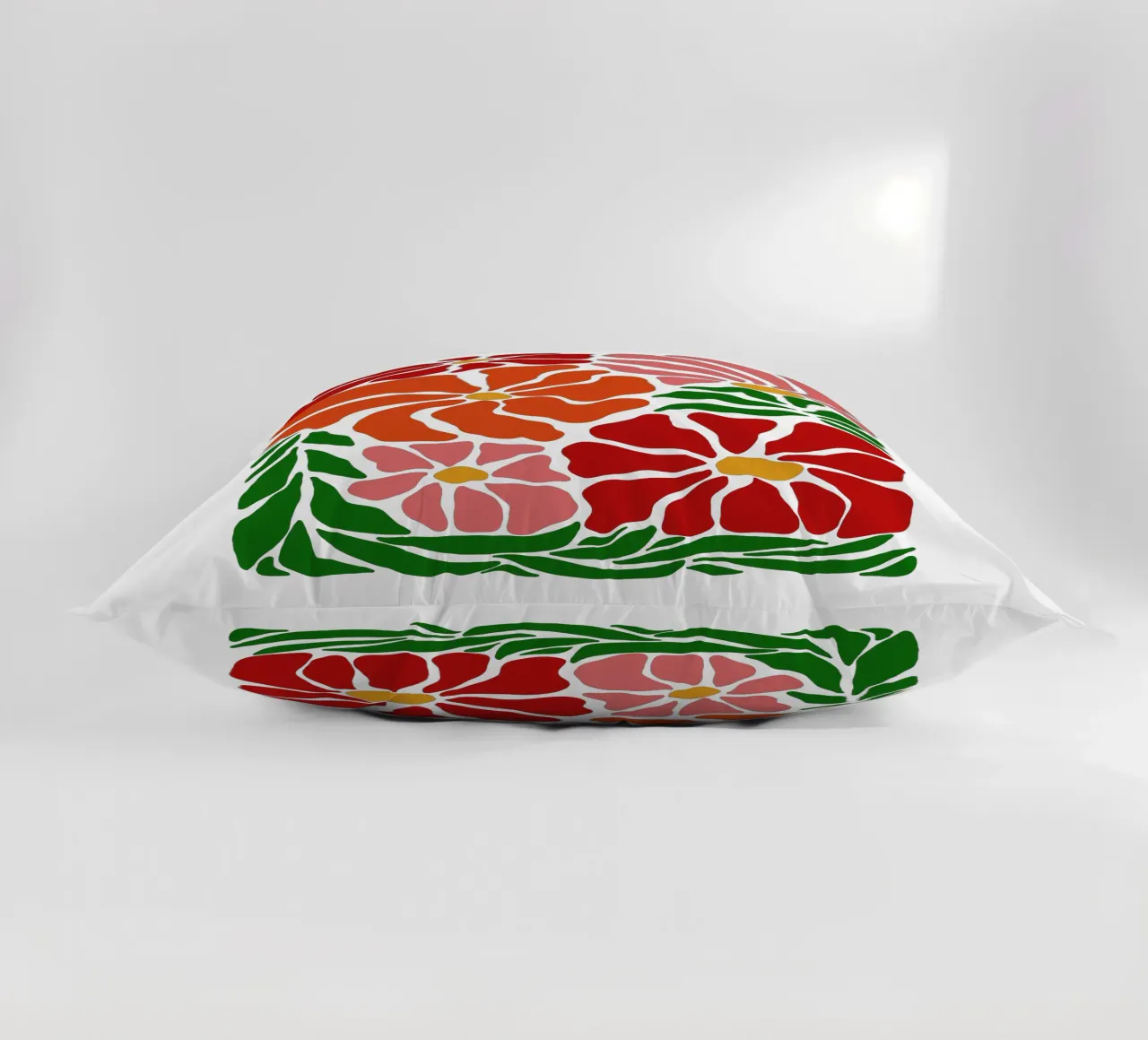 Bloom in june cuscino da TijanaArtStudio88