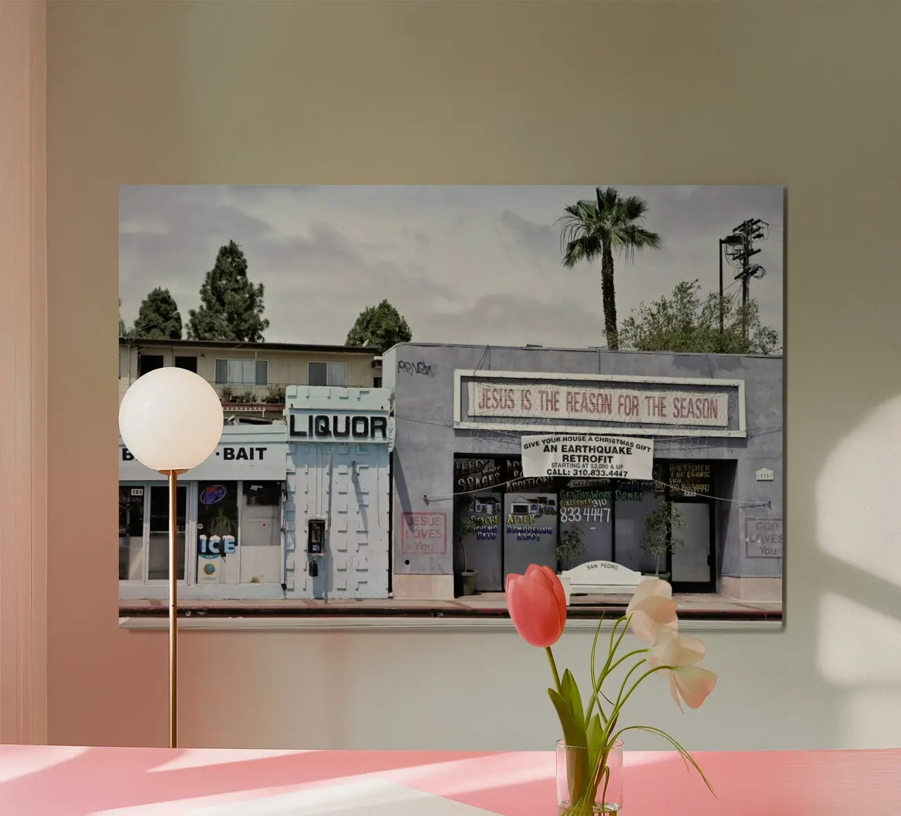 Liquor Store San Pedro poster con telaio in legno da Marc Gruninger