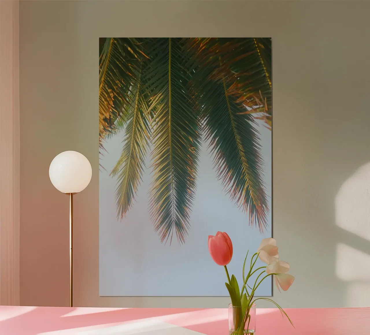 fronda di palma poster con telaio in plastica da Earthly Visions