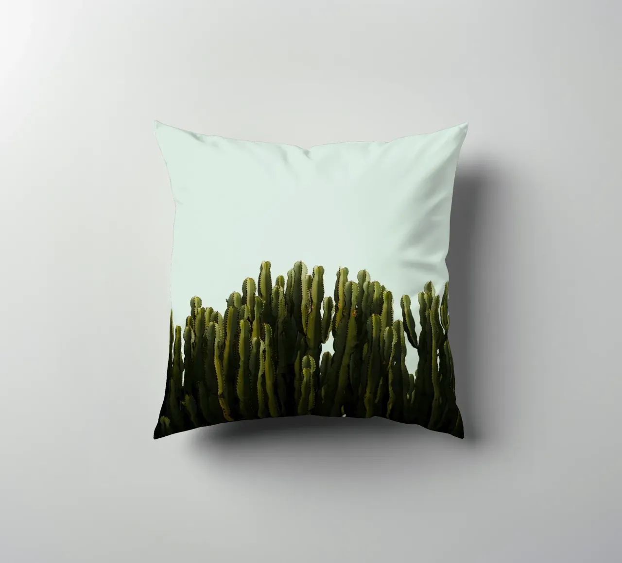 verde cactus cuscino da Earthly Visions