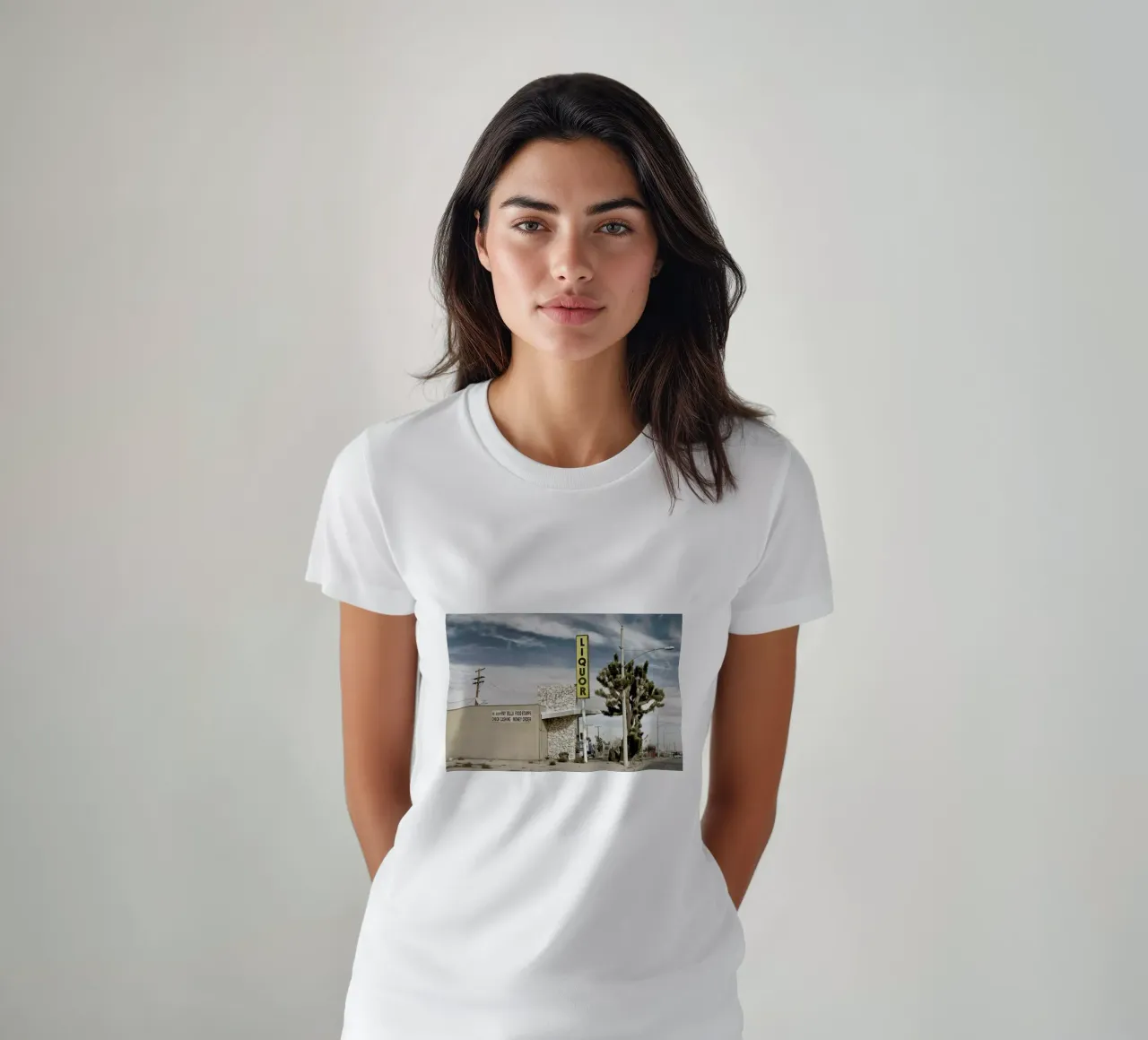 Liquor Store Yucca Valley t-shirt da Marc Gruninger