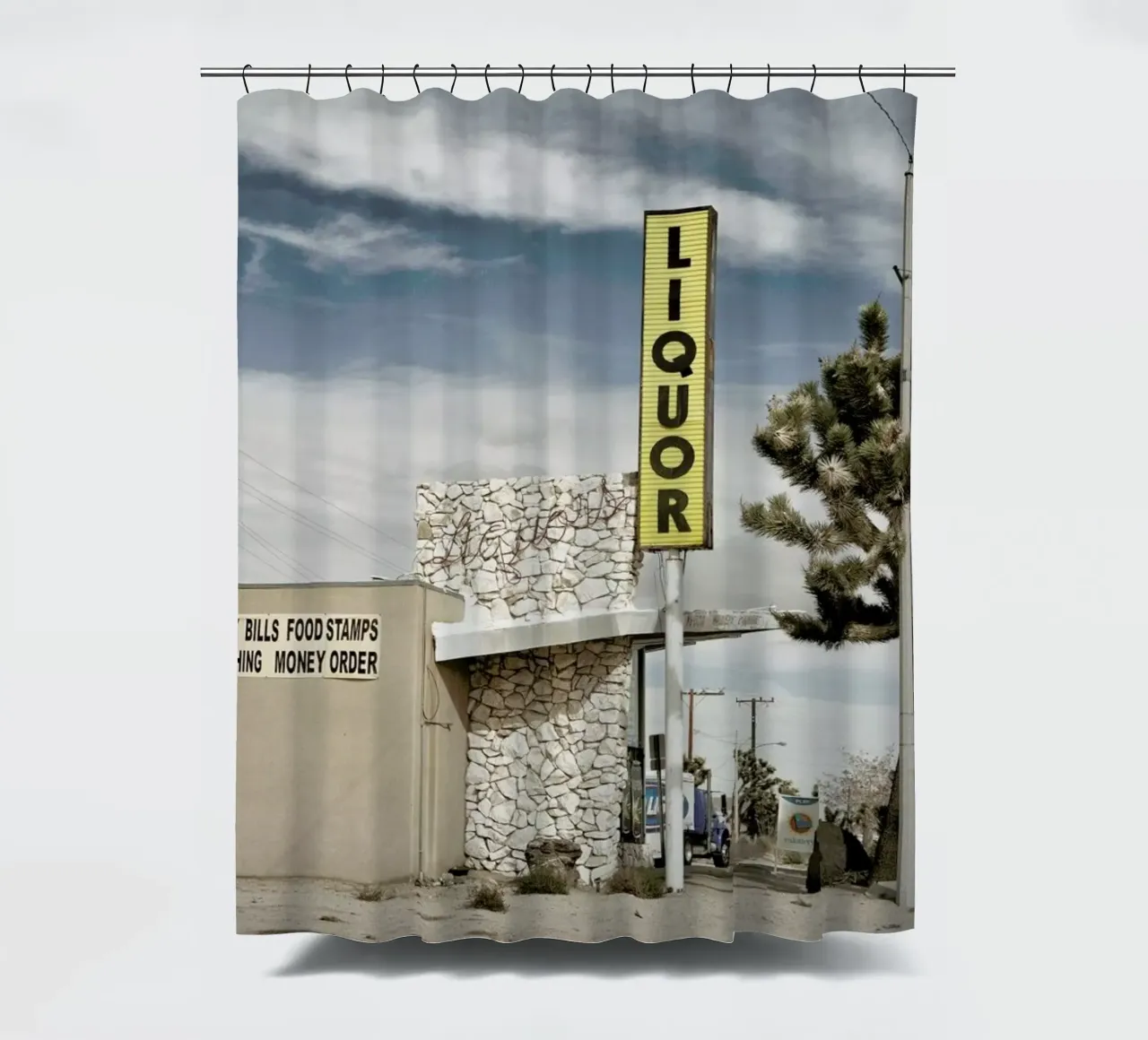 Liquor Store Yucca Valley tenda da doccia da Marc Gruninger