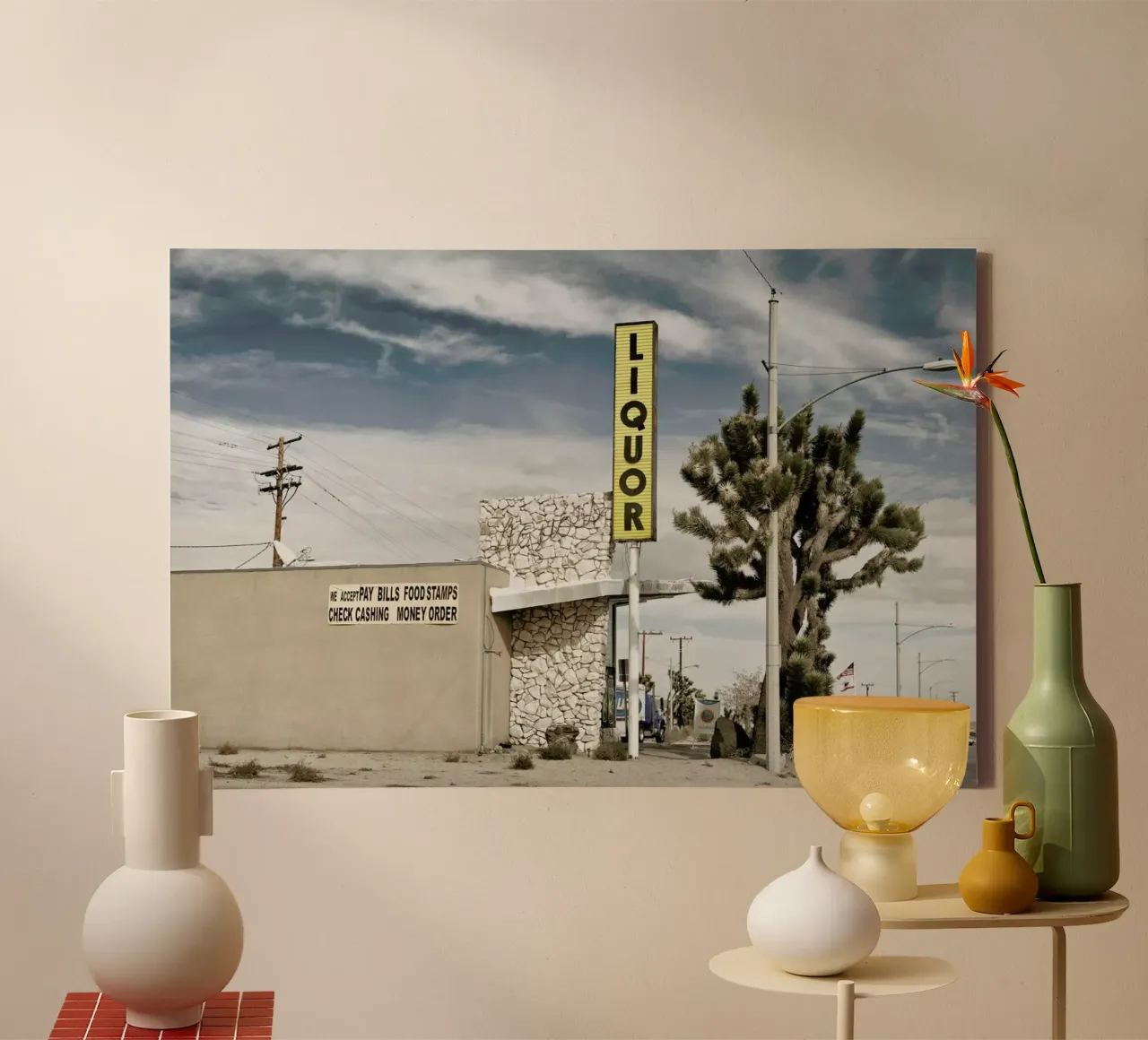 Liquor Store Yucca Valley tela con Cornice a cassetta da Marc Gruninger