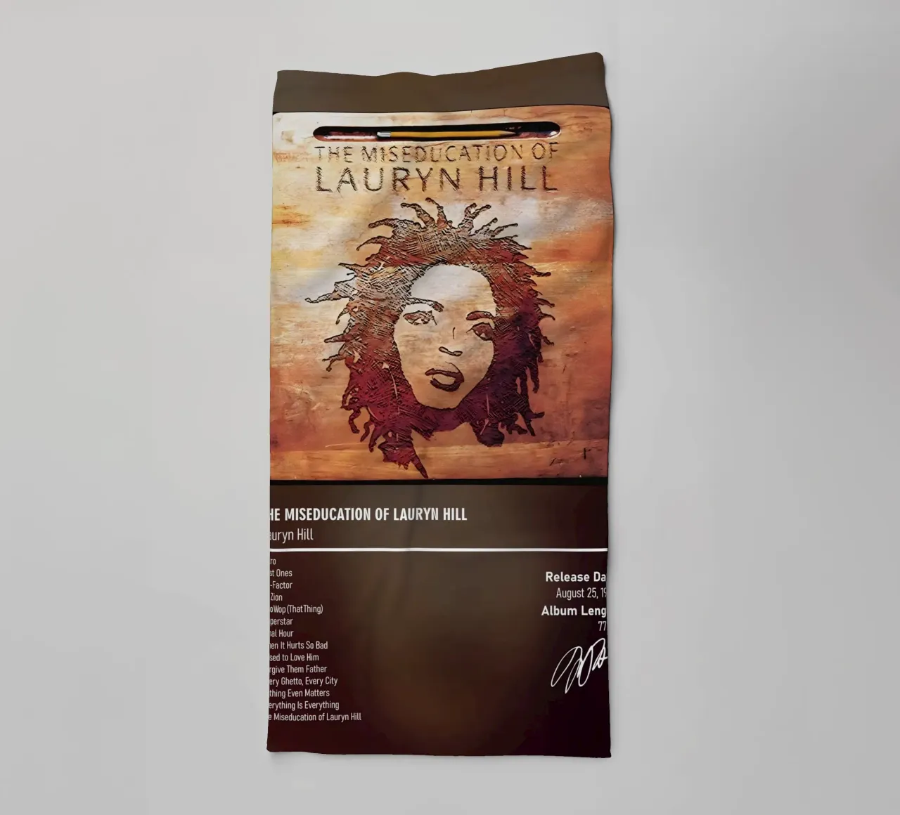 The Miseducation of Lauryn Hill (1998) by Lauryn Hill asciugamano da bagno da DGUnder