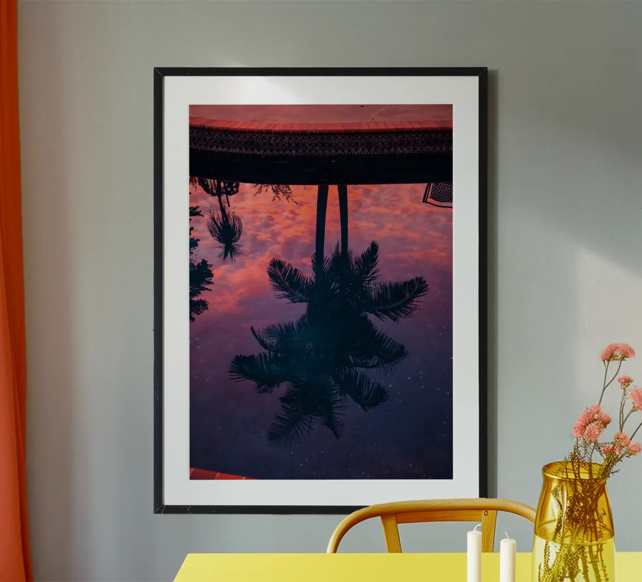 Sussurri di palme poster con telaio in alluminio da PhotoVibe Decor