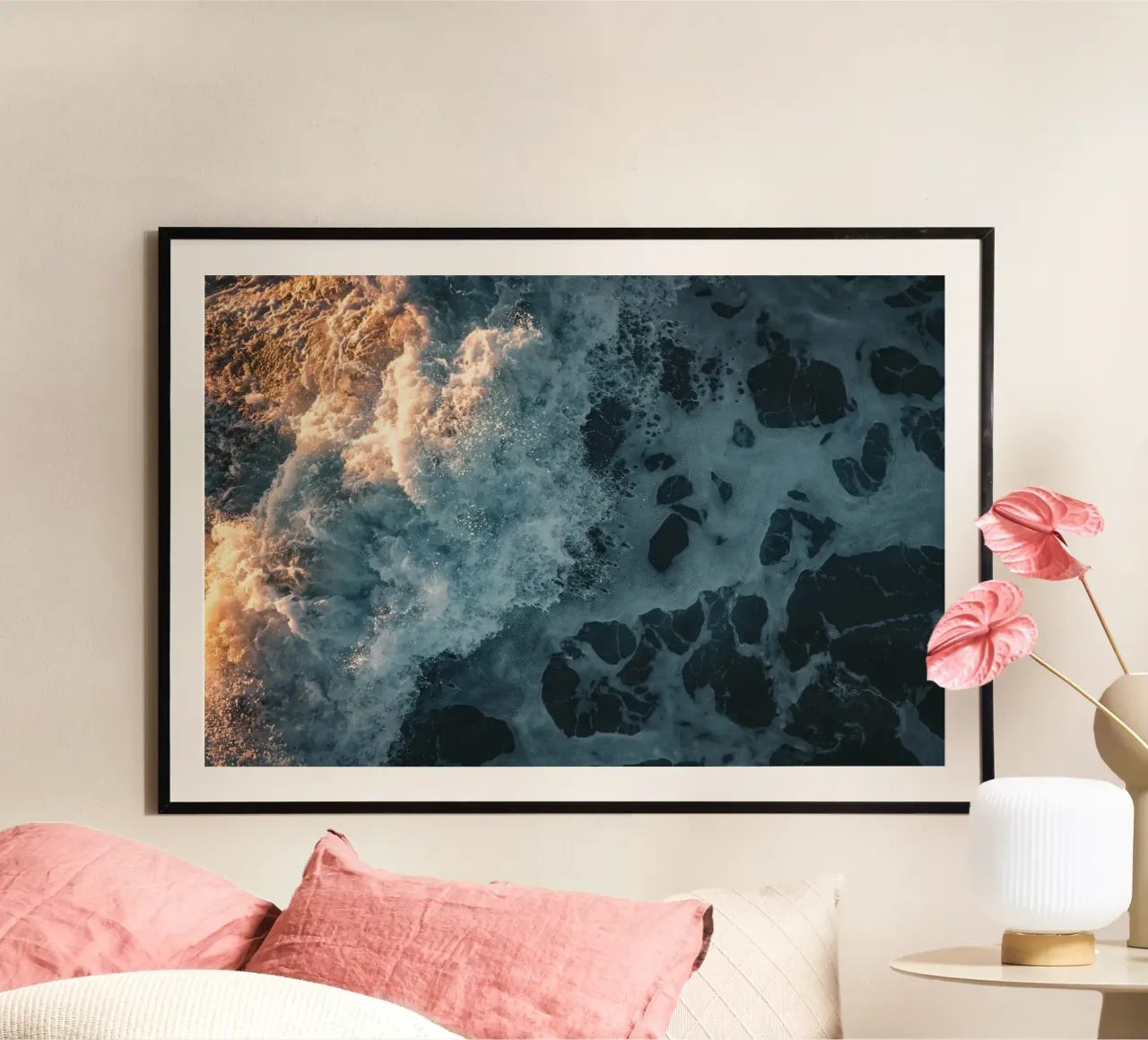 Silenzio d'acqua salata poster con telaio in plastica da PhotoVibe Decor