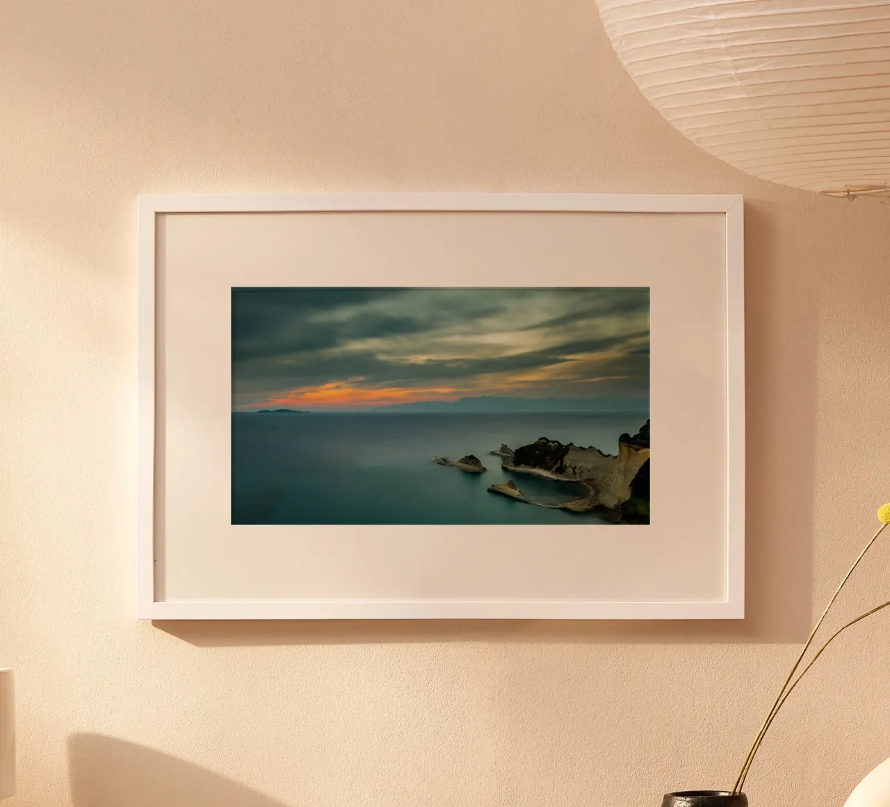 Silenzio d'acqua salata poster con telaio in legno da PhotoVibe Decor