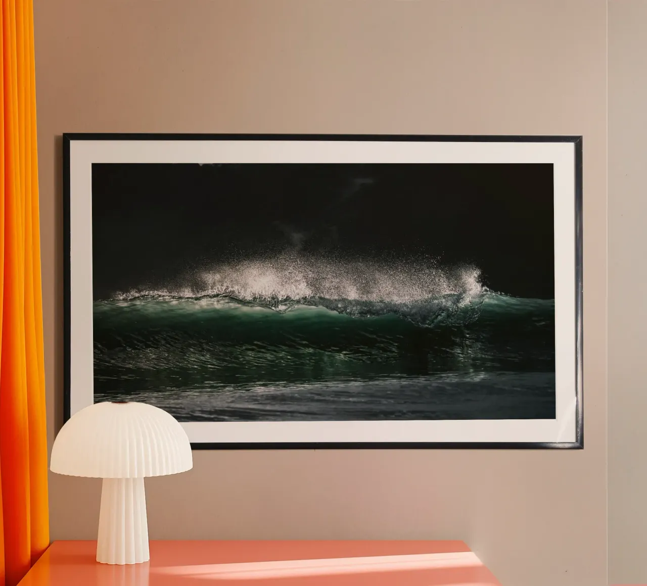 Silenzio d'acqua salata poster con telaio in legno da PhotoVibe Decor