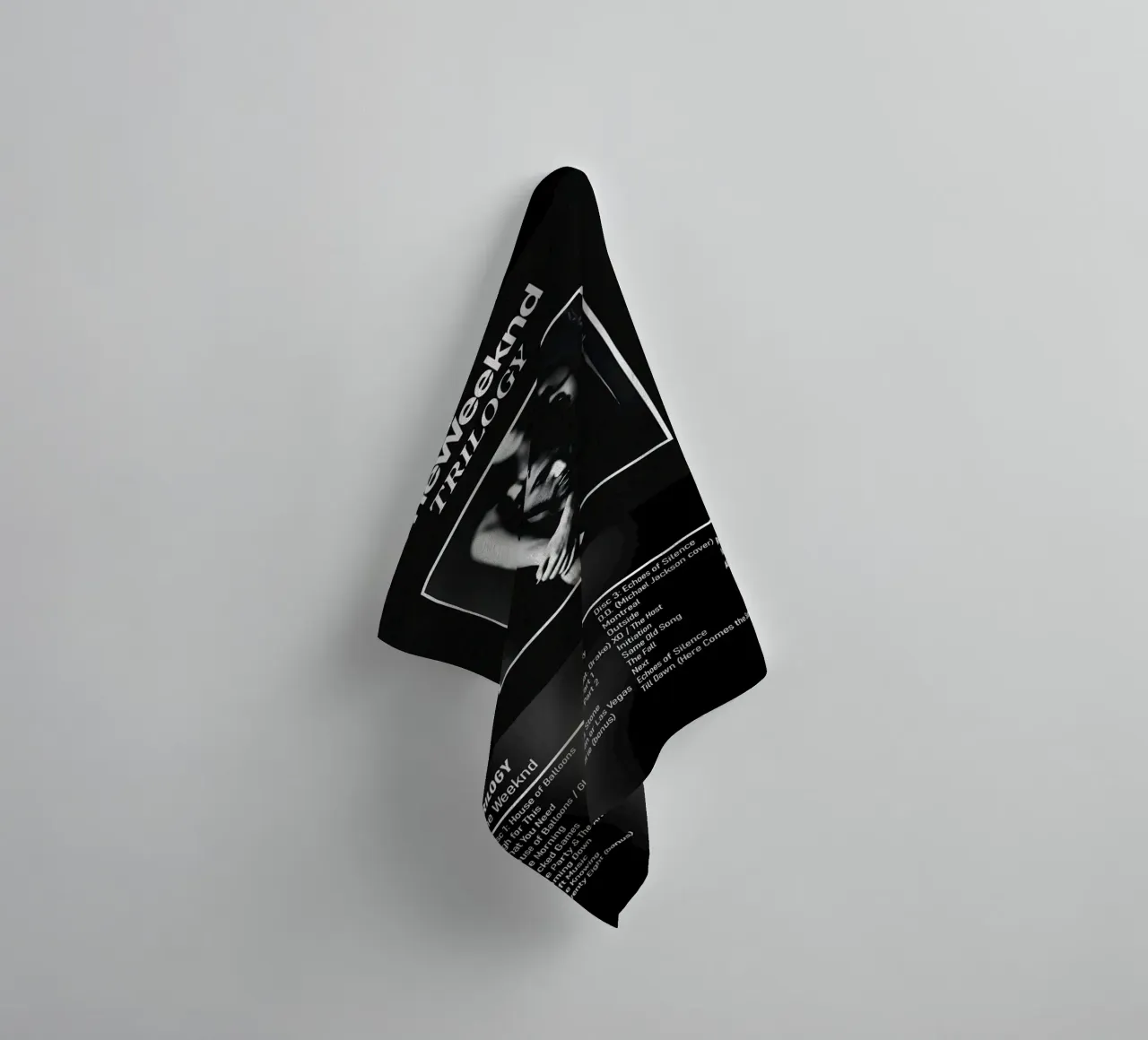 Trilogy (2012) by The Weeknd asciugamano da bagno da DGUnder