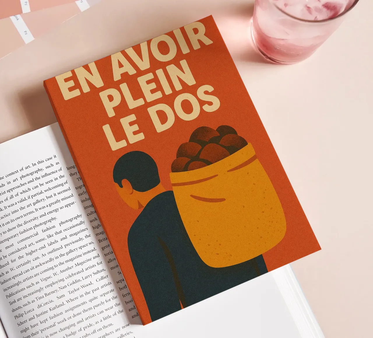 En plein le dos - The poster that says stop with style notebook by Art Typo Essentiel