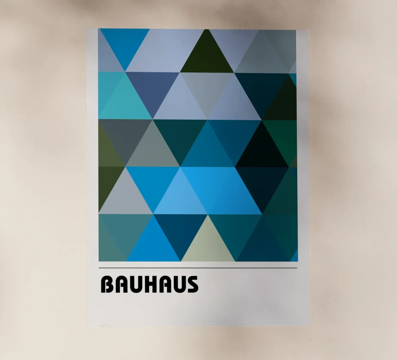 Bauhaus Triangle Pattern - Poster geometrico blu e verde pellicola backlit da Studio Vibe