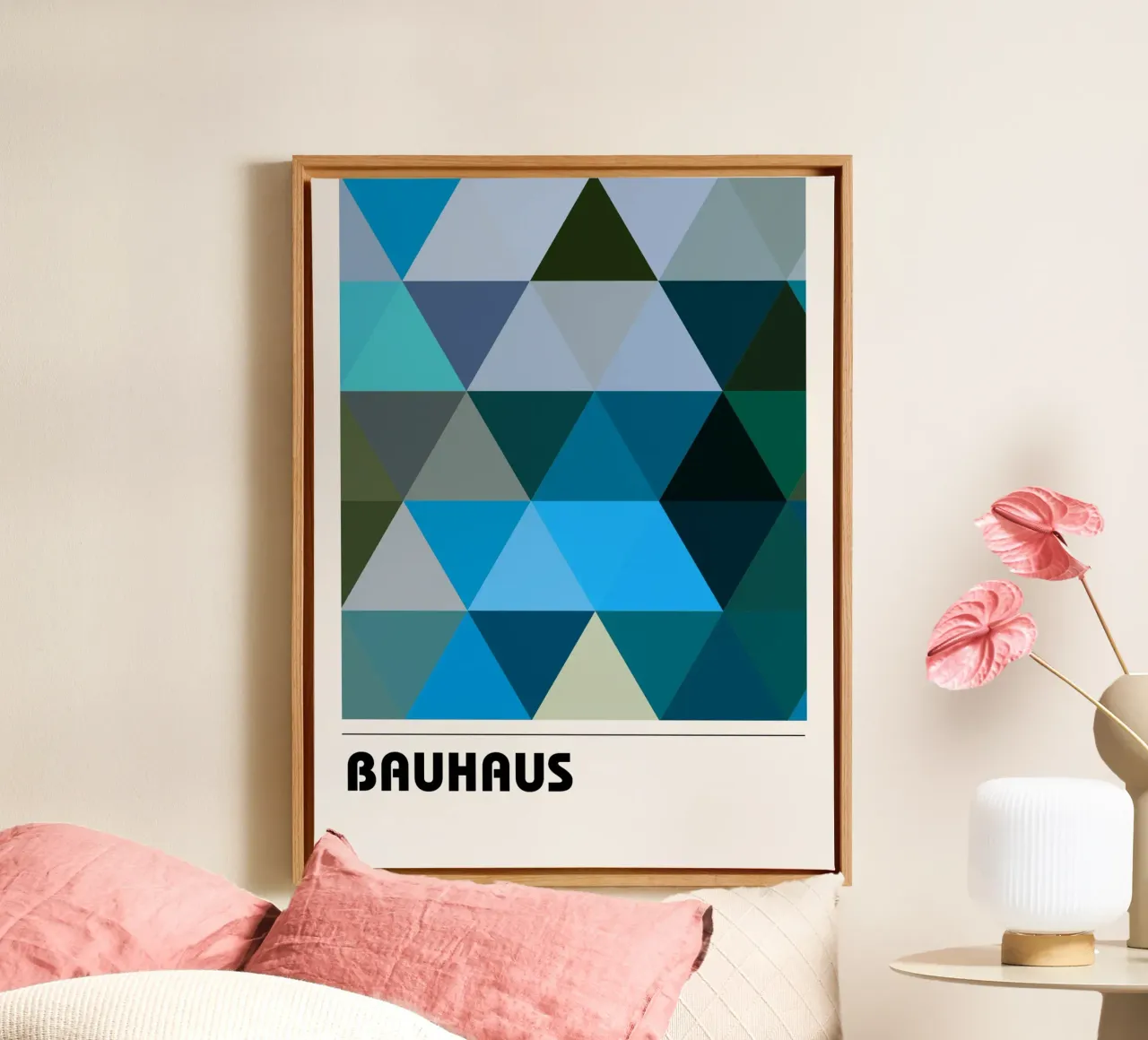 Bauhaus Triangle Pattern - Poster geometrico blu e verde tela con Cornice a cassetta da Studio Vibe