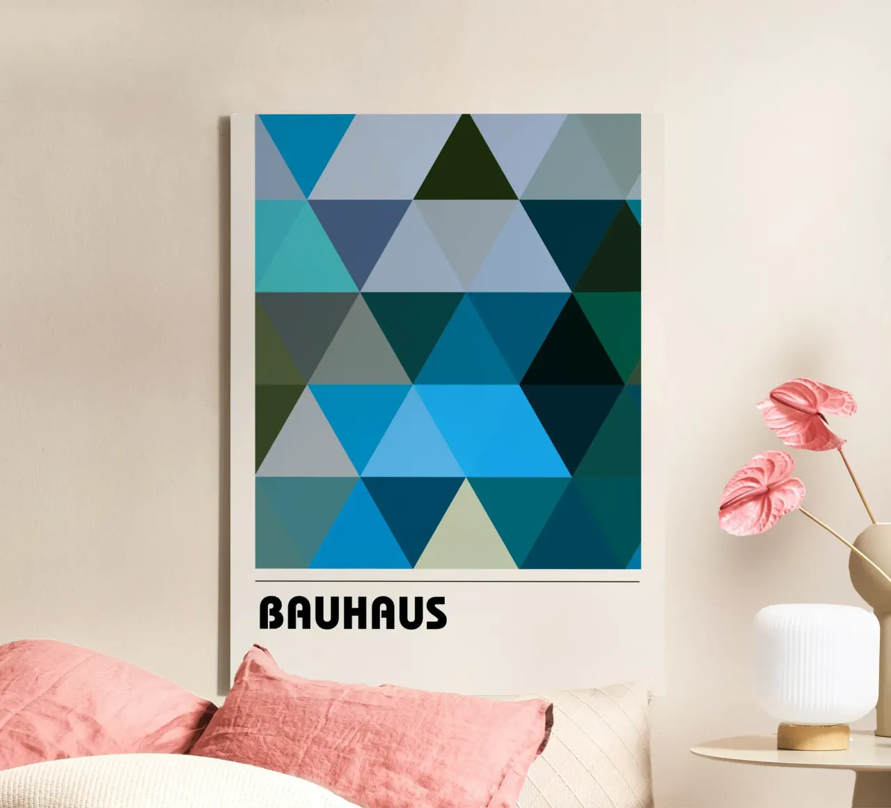 Bauhaus Triangle Pattern - Poster geometrico blu e verde tela con Cornice a cassetta da Studio Vibe