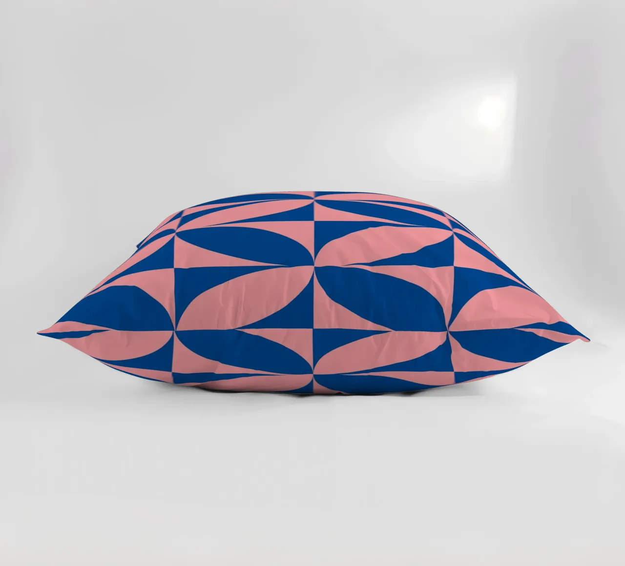 Geometria floreale retrò cuscino da Studio Vibe