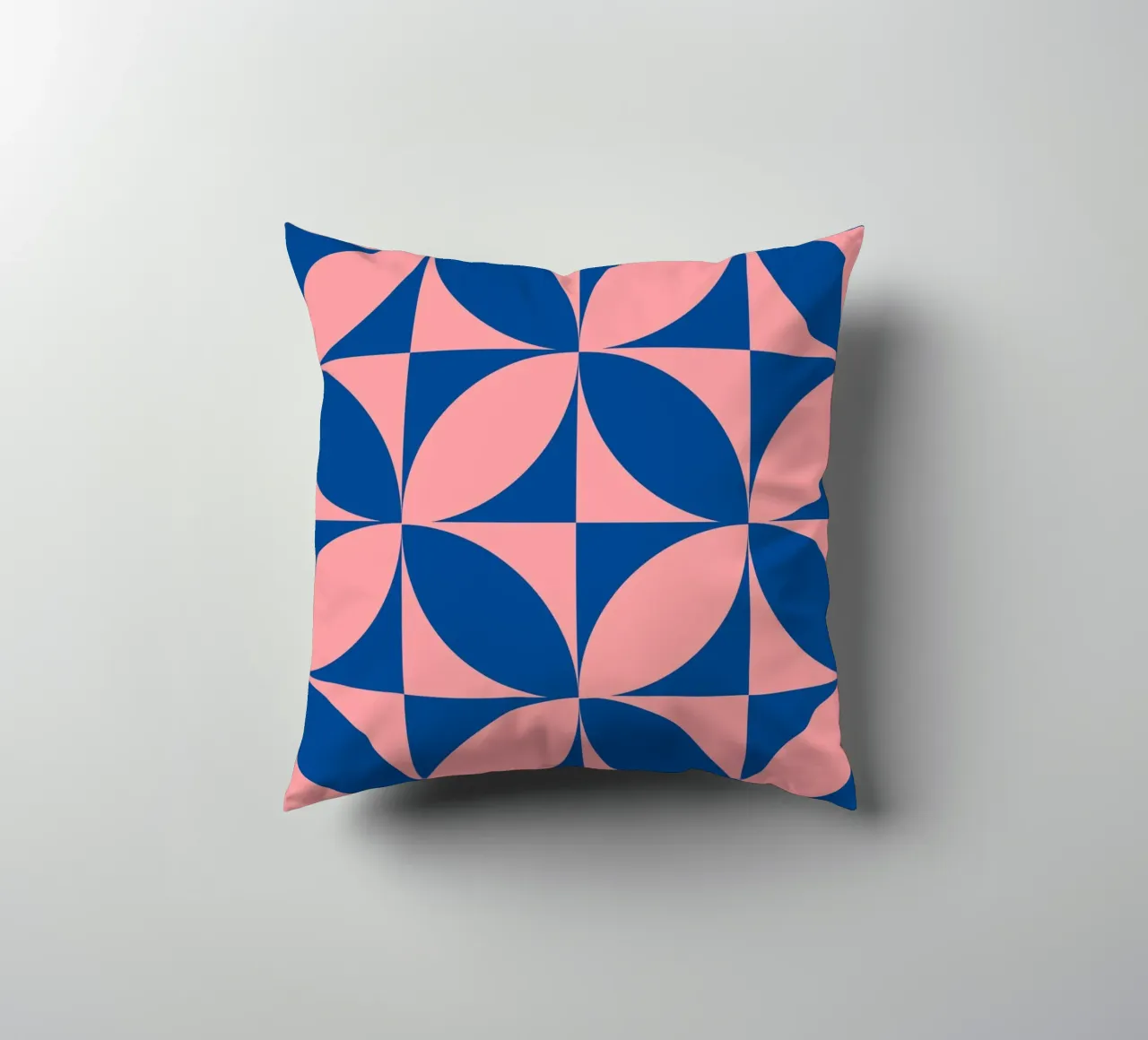Geometria floreale retrò cuscino da Studio Vibe