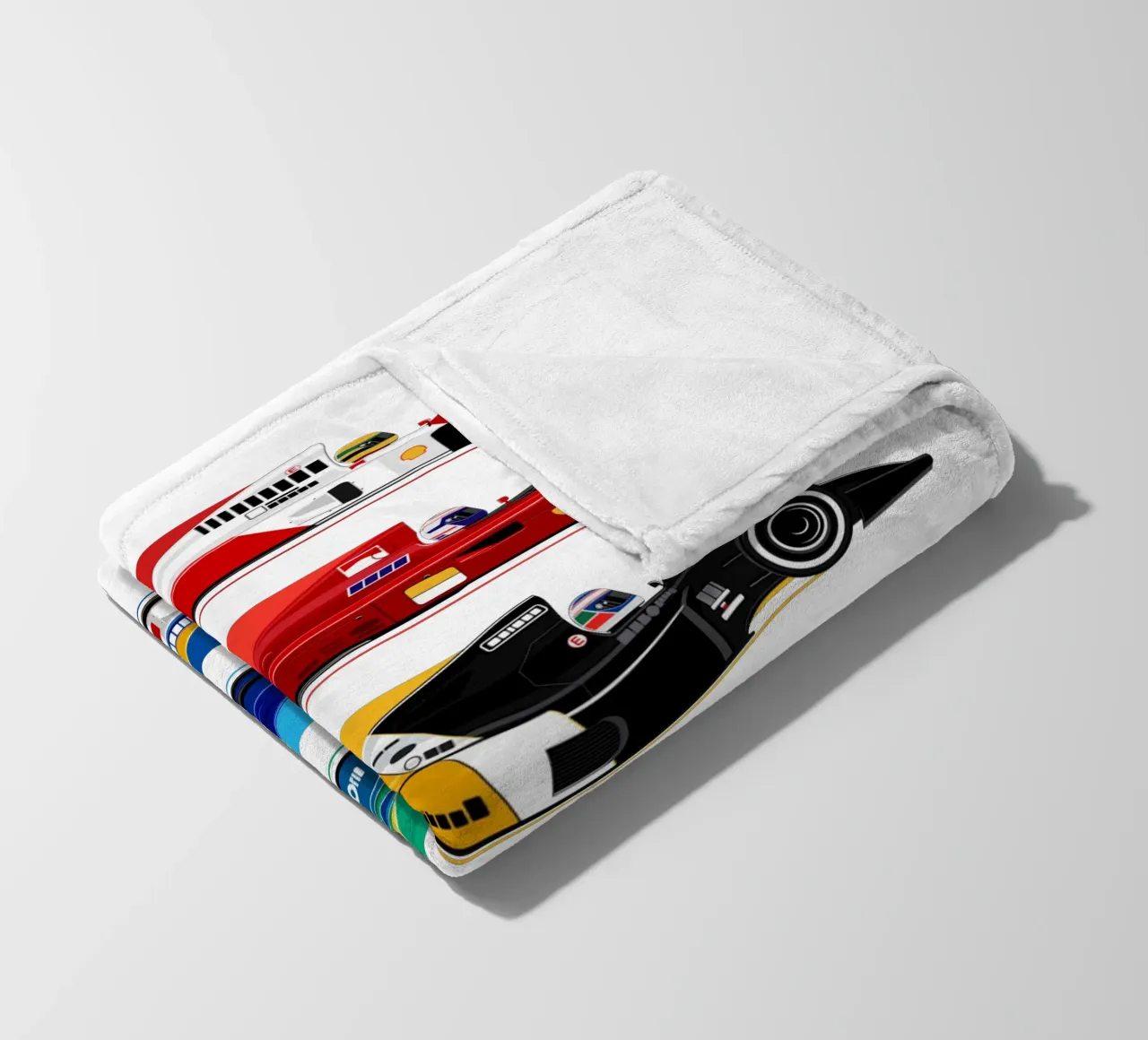 Auto da corsa di Formula retrò coperta in pile da Mariel Toigo