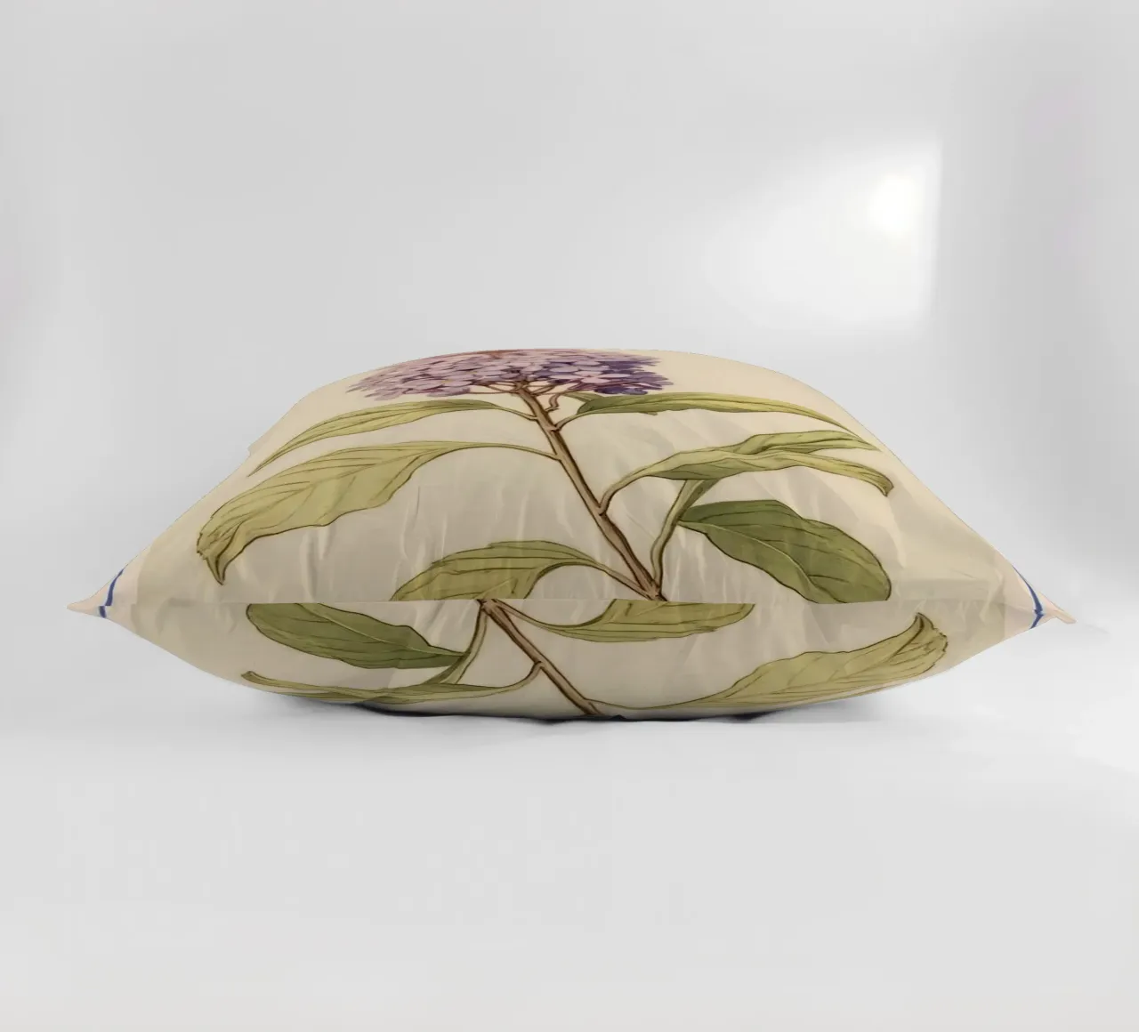 fiore lilla botanico cuscino da Abigail Ellis