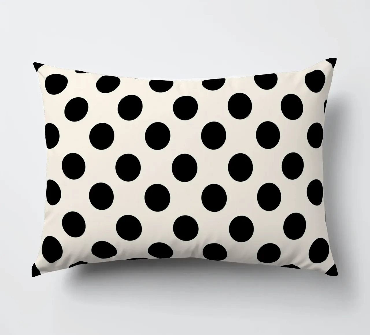 Black and white polka dots cuscino da TijanaArtStudio88
