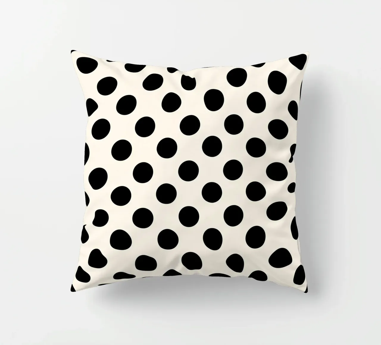 Black and white polka dots cuscino da TijanaArtStudio88