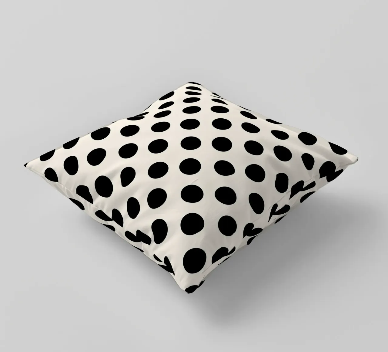 Black and white polka dots cuscino da TijanaArtStudio88