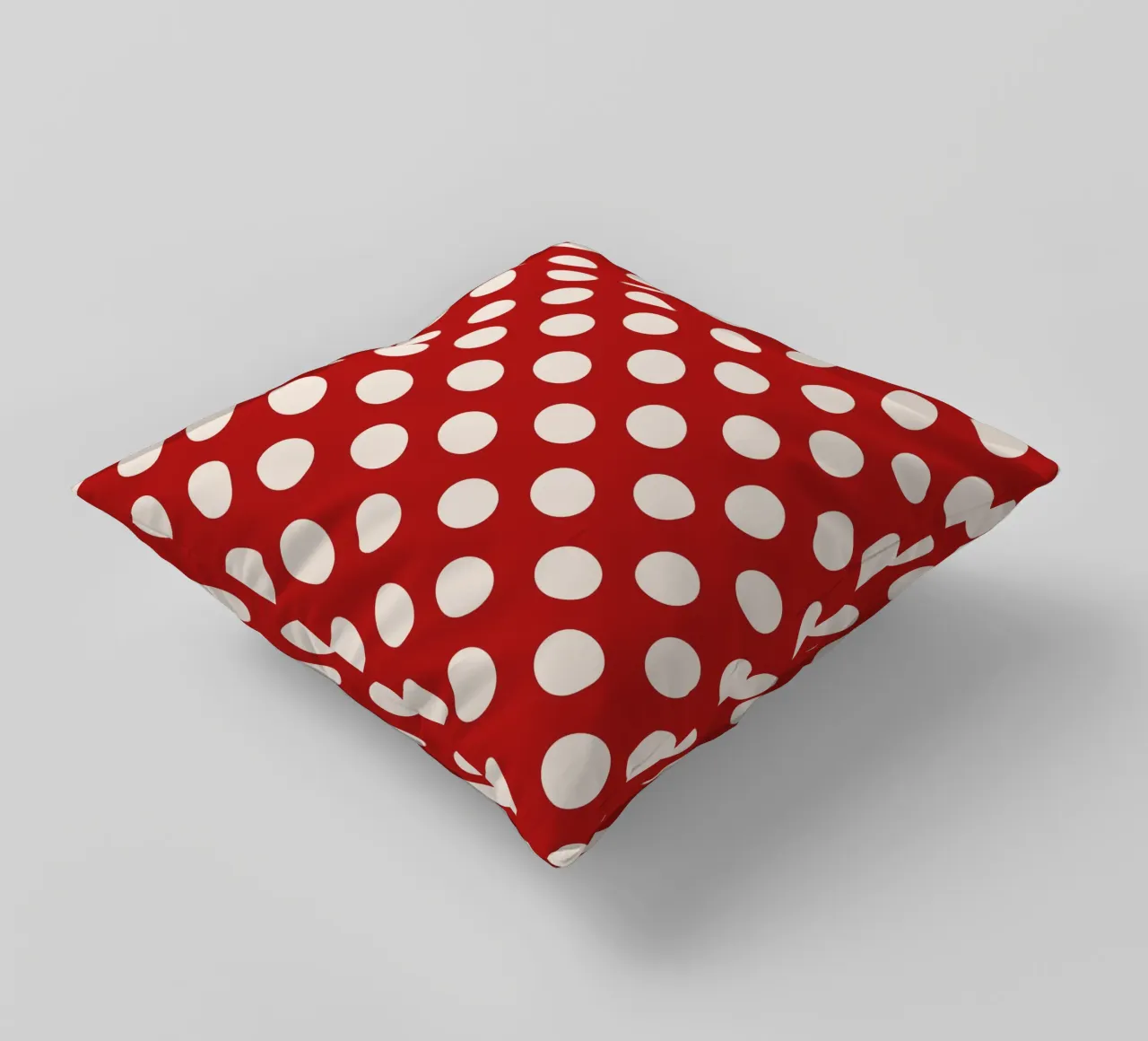 Polka dots on red cuscino da TijanaArtStudio88