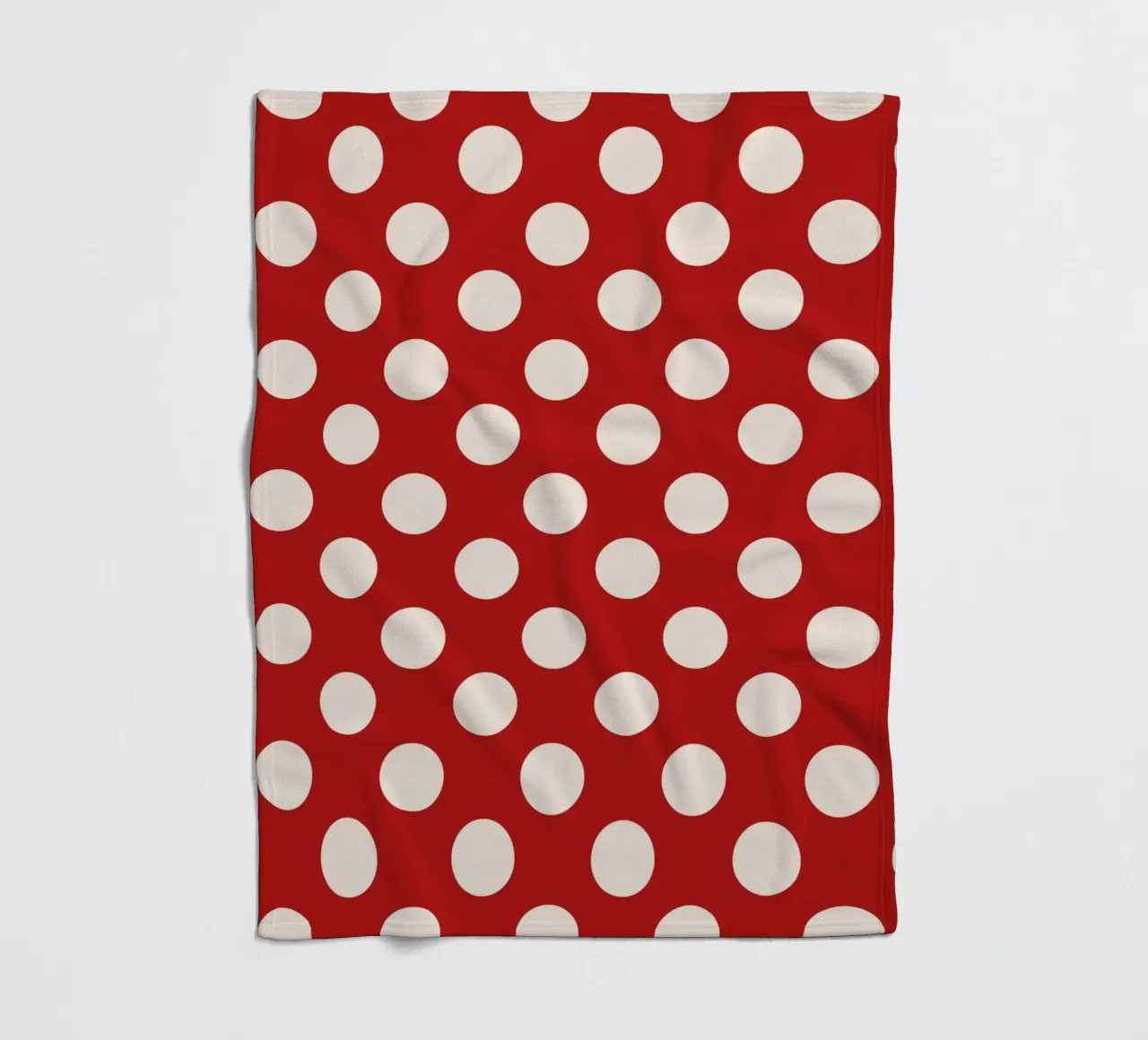 Polka dots on red coperta in pile da TijanaArtStudio88