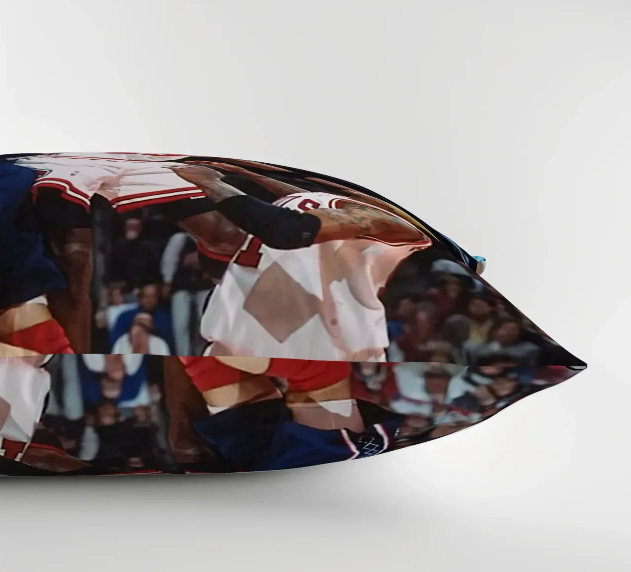 Salto di squadra dei Bulls cuscino da FAKE ARTWORK STORE