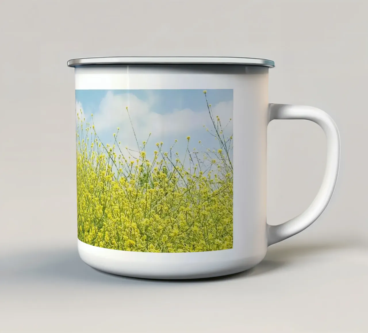 Prato d'oro tazza in smalto da Cassia Beck Photography