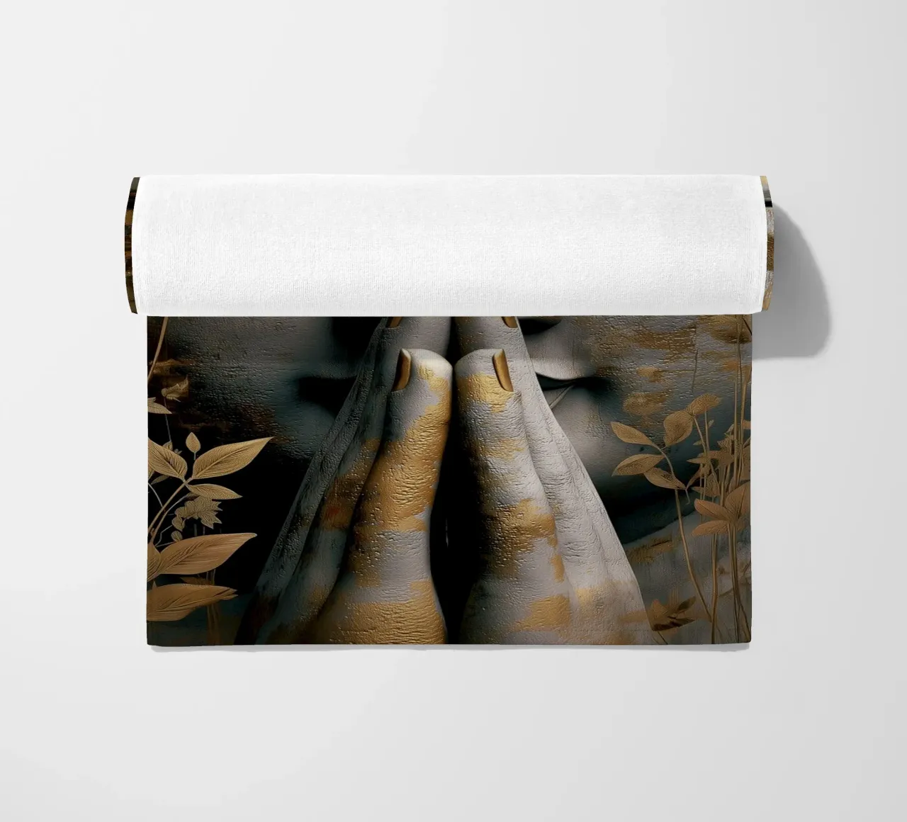 Buddha meditativo in un elegante look in argento e oro telo mare da Autofocus