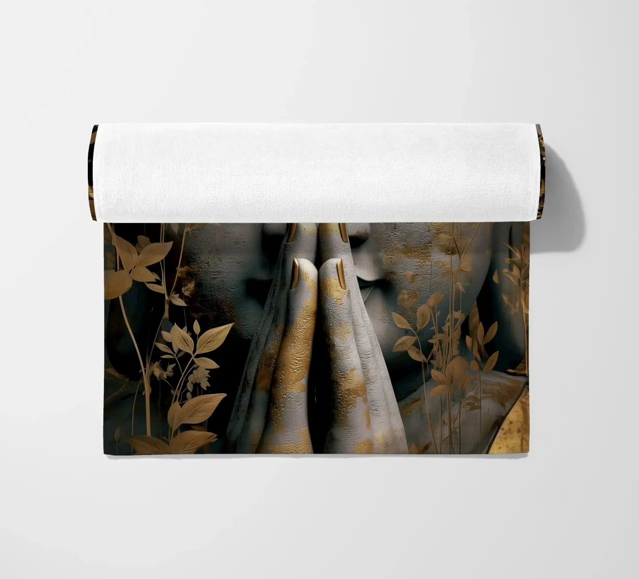 Buddha meditativo in un elegante look in argento e oro telo mare da Autofocus