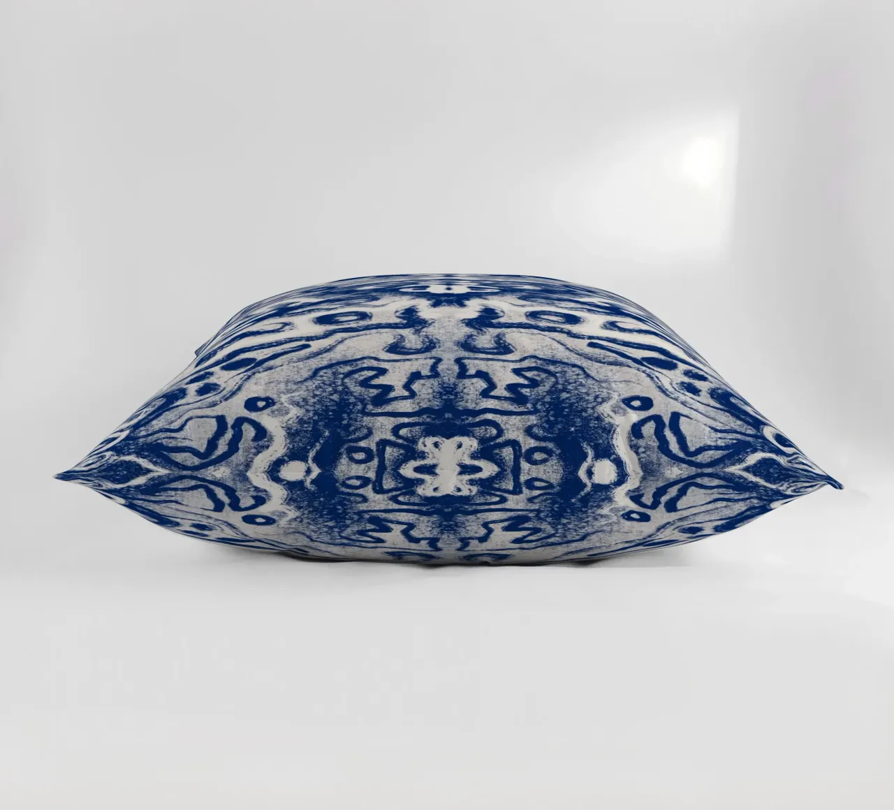 Cina blu rorschach cuscino da Little Dean