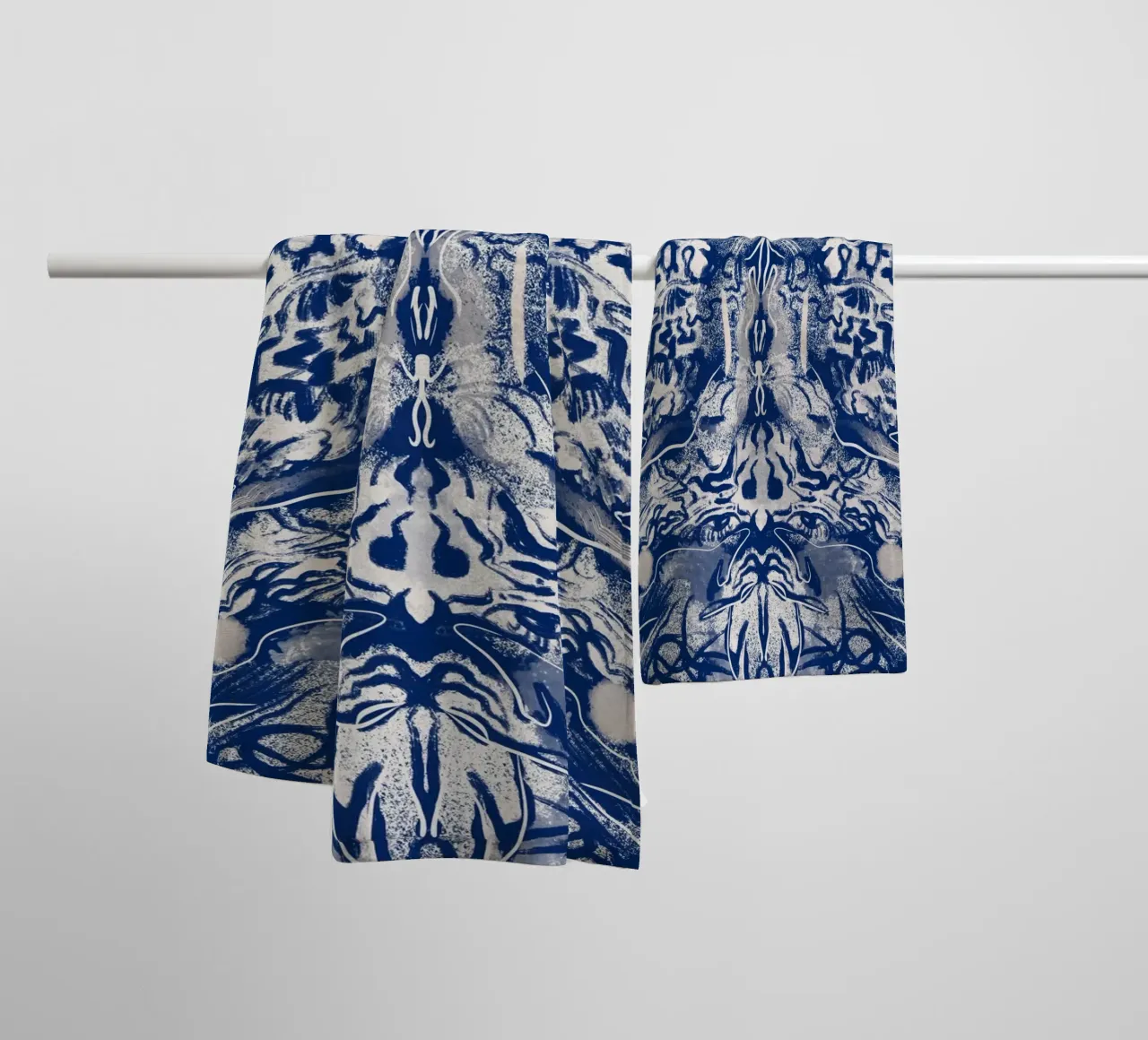 Cina blu rorschach 02 asciugamano da bagno da Little Dean